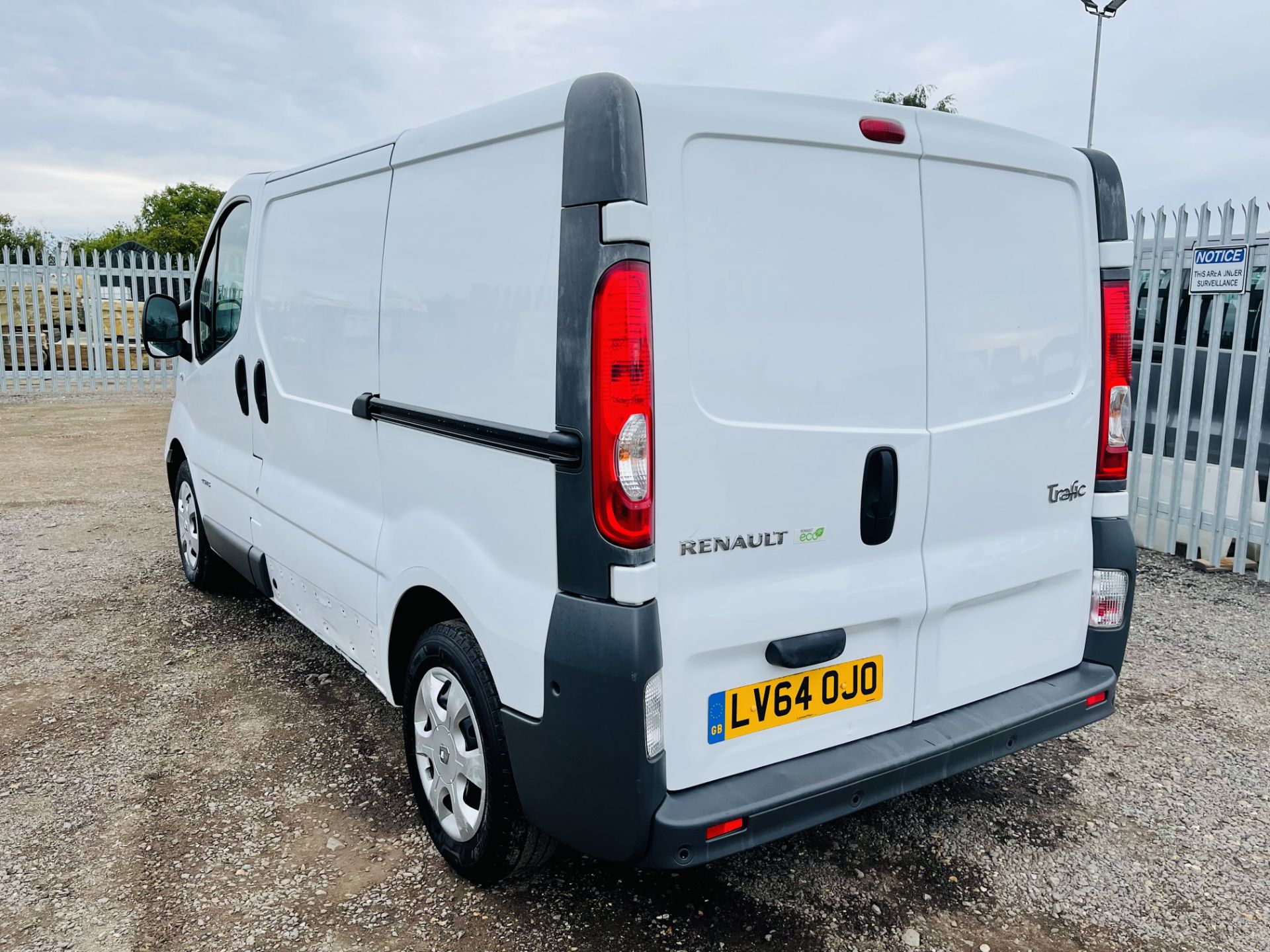 ** ON SALE ** Renault Trafic SL27 2.0 DCI 2015 '64 Reg' 3 Seats - Panel Van - LCV - Image 12 of 19