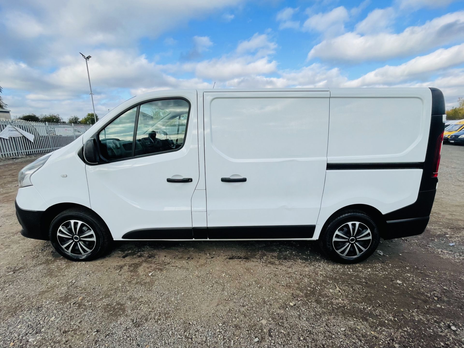 Renault Trafic SL27 Business 1.6 DCI Euro 6 2019 '19 Reg' ULEZ Compliant - Panel Van - Image 20 of 37