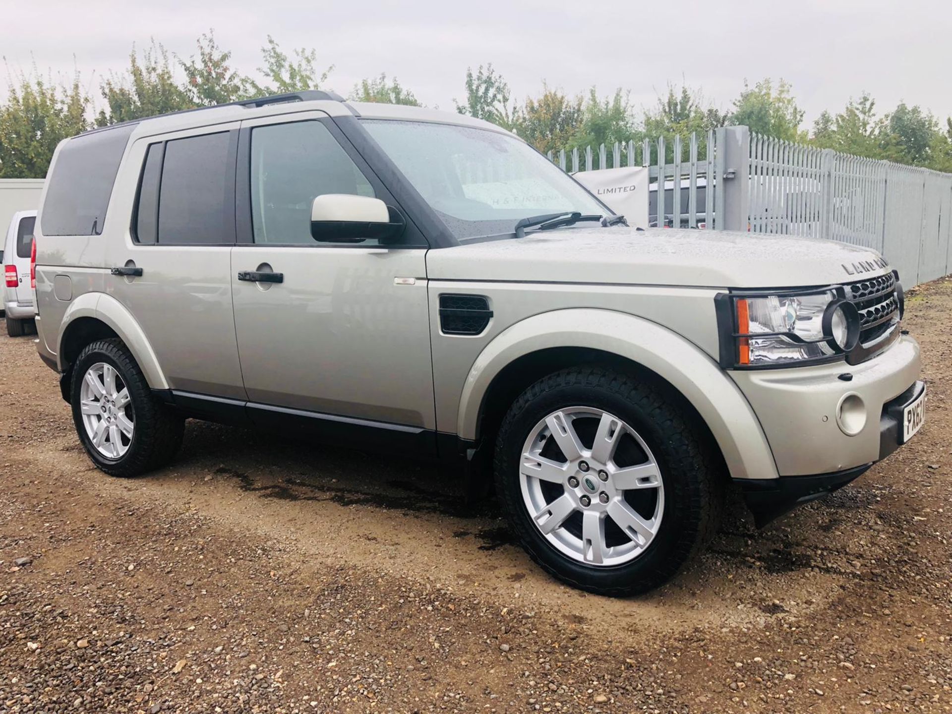 **ON SALE** Land Rover Discovery 4 3.0 SDV6 255 Command Shift Auto 2012 '62 Reg' Sat Nav - Air con