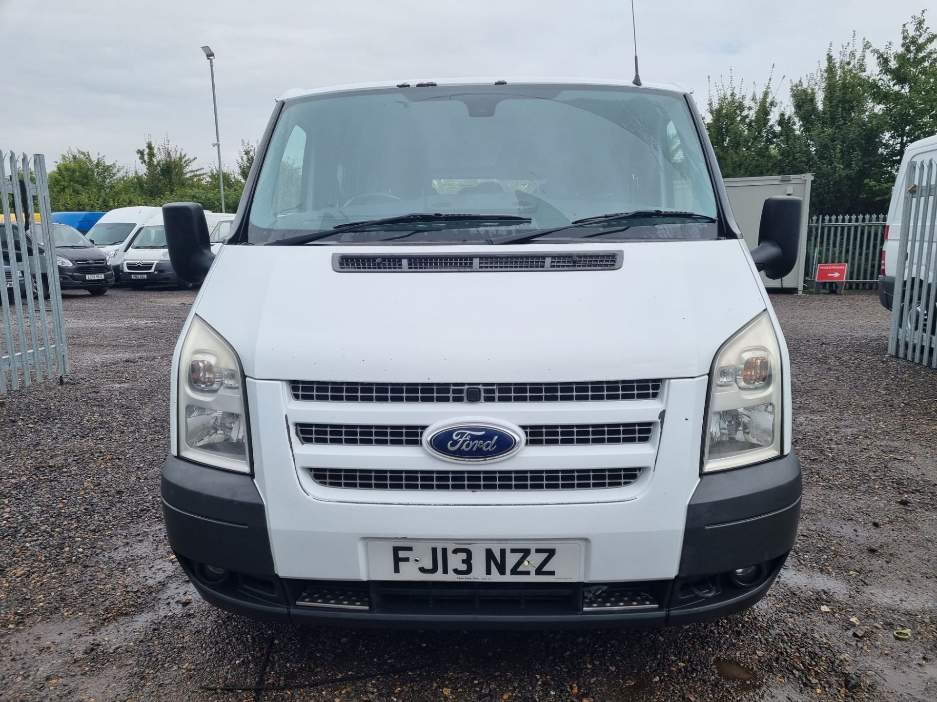 Ford Transit 2.2 TDCI Trend 2013 '13 Reg' 9 seats - Air Con - Cruise Control - Image 2 of 13
