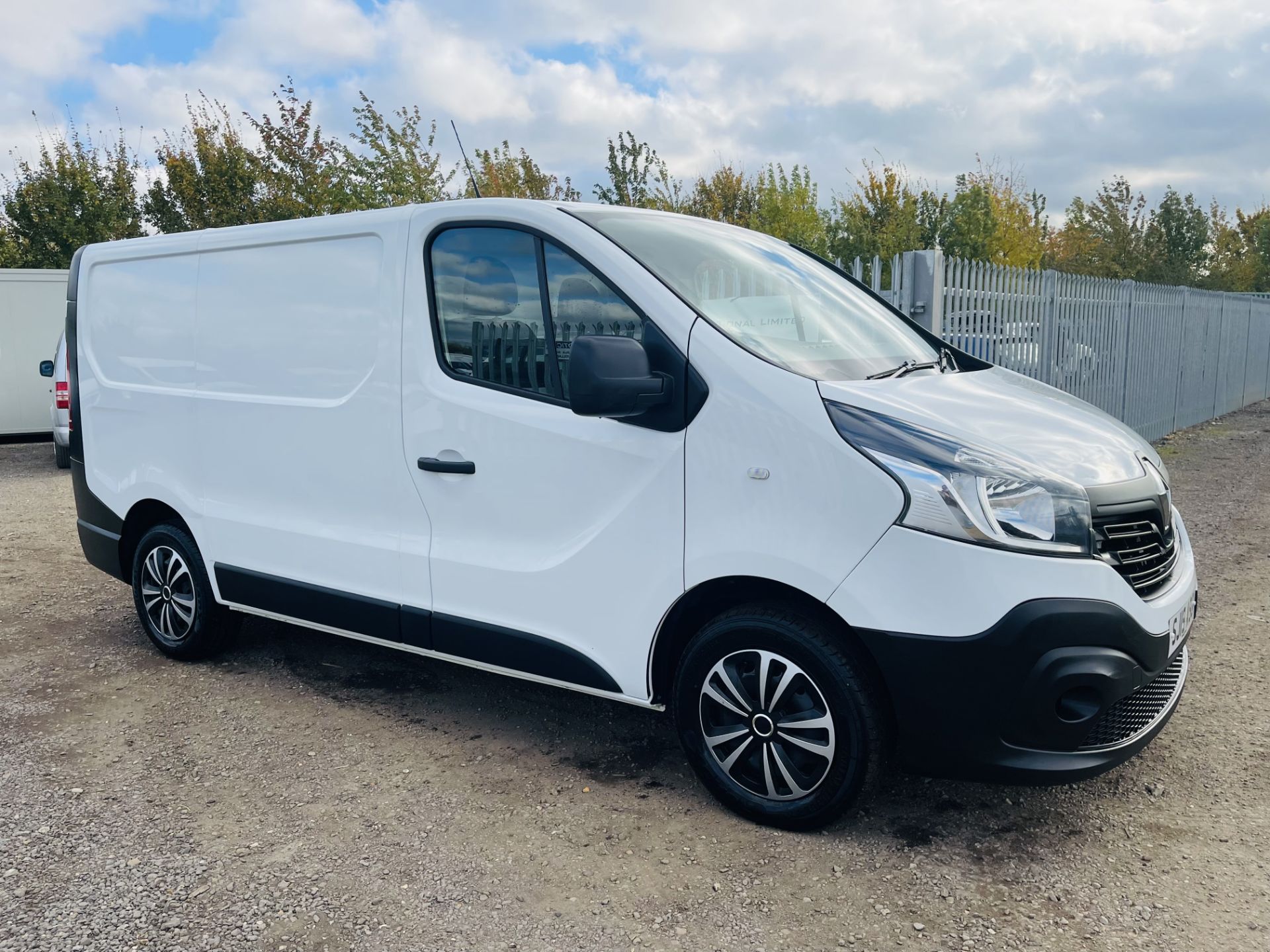 Renault Trafic SL27 Business 1.6 DCI Euro 6 2019 '19 Reg' ULEZ Compliant - Panel Van - Image 19 of 37