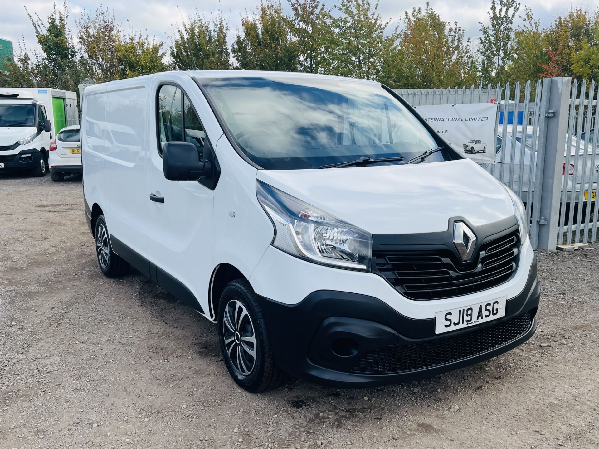 Renault Trafic SL27 Business 1.6 DCI Euro 6 2019 '19 Reg' ULEZ Compliant - Panel Van - Image 2 of 37