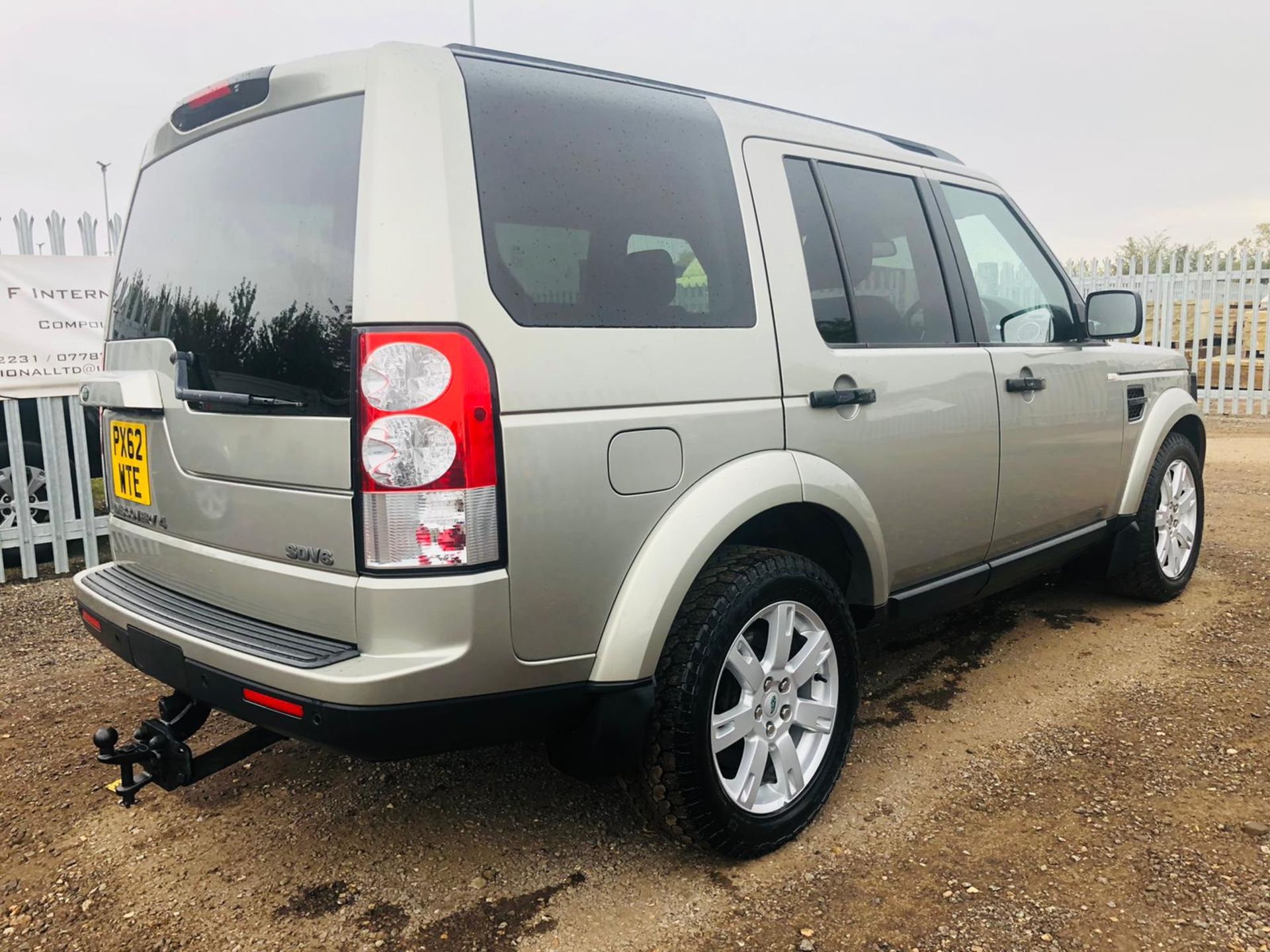 **ON SALE** Land Rover Discovery 4 3.0 SDV6 255 Command Shift Auto 2012 '62 Reg' Sat Nav - Air con - Image 10 of 33