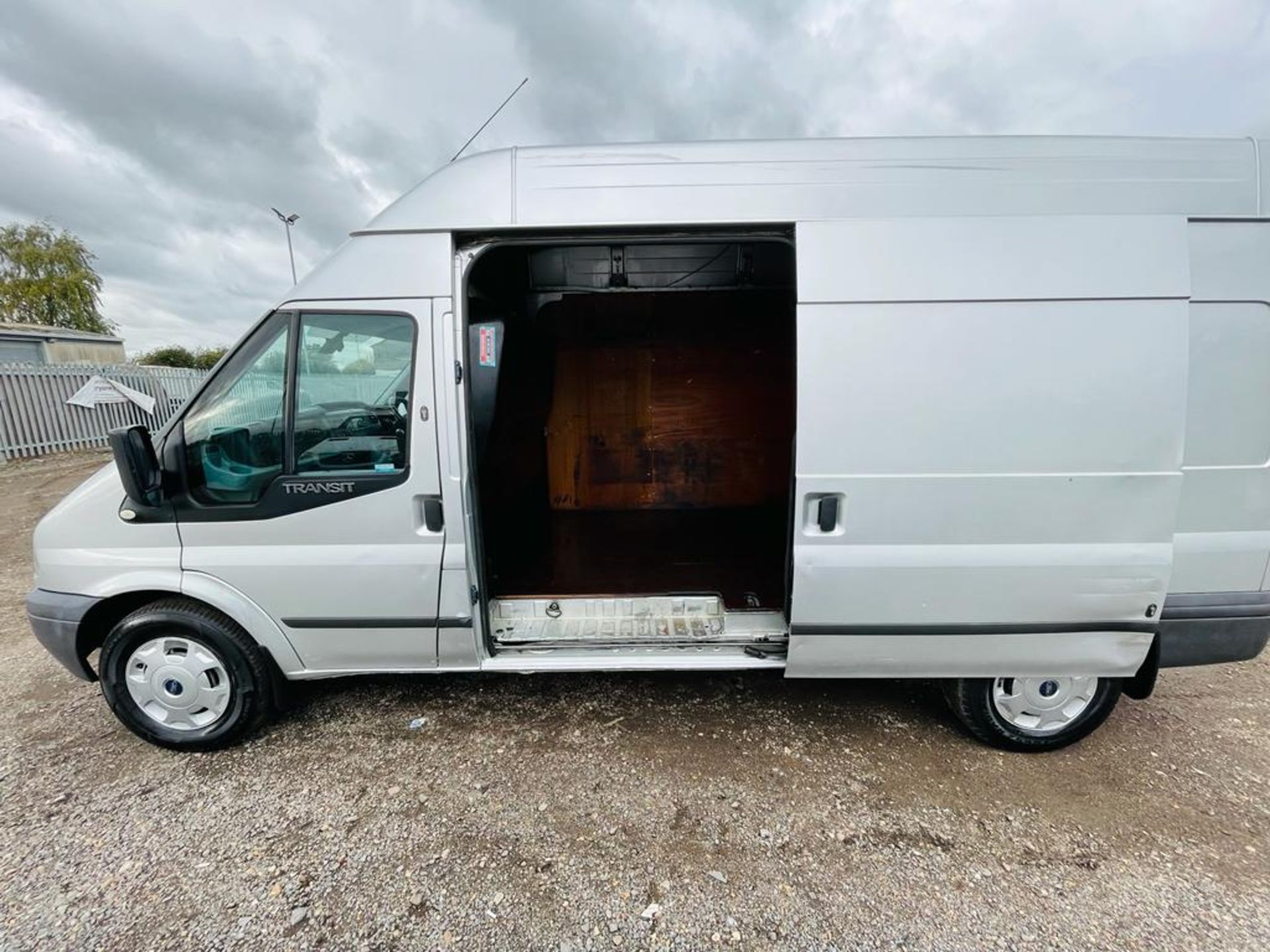 **ON SALE** Ford Transit 2.2 TDCI 125 T350 **Trend** L3 H3 2013 '63 Reg' Cruise control - Image 12 of 23