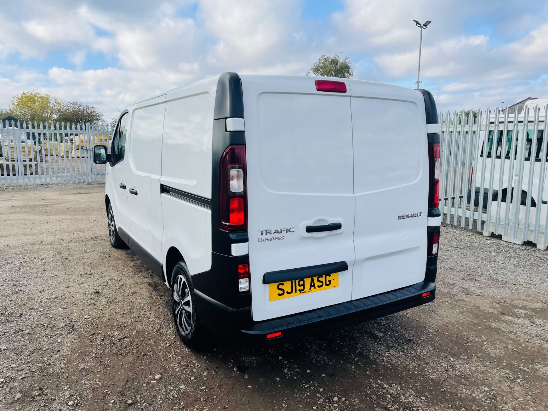 Renault Trafic SL27 Business 1.6 DCI Euro 6 2019 '19 Reg' ULEZ Compliant - Panel Van - Image 11 of 37