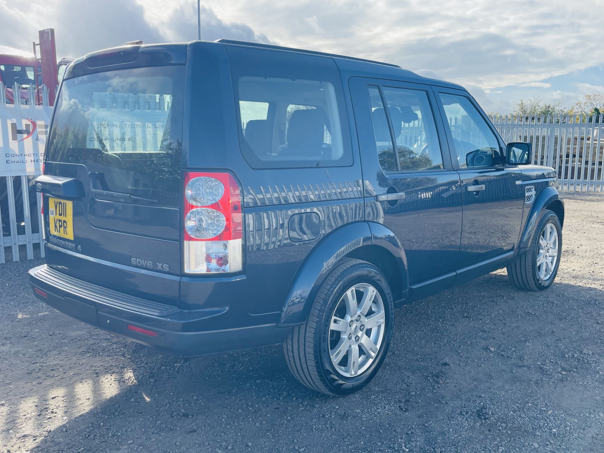 Land Rover Discovery 4 3.0 SDV6 XS Auto 2011 '11 Reg' Sat Nav - Metallic Blue - 4WD - 7 Seats - Image 14 of 37