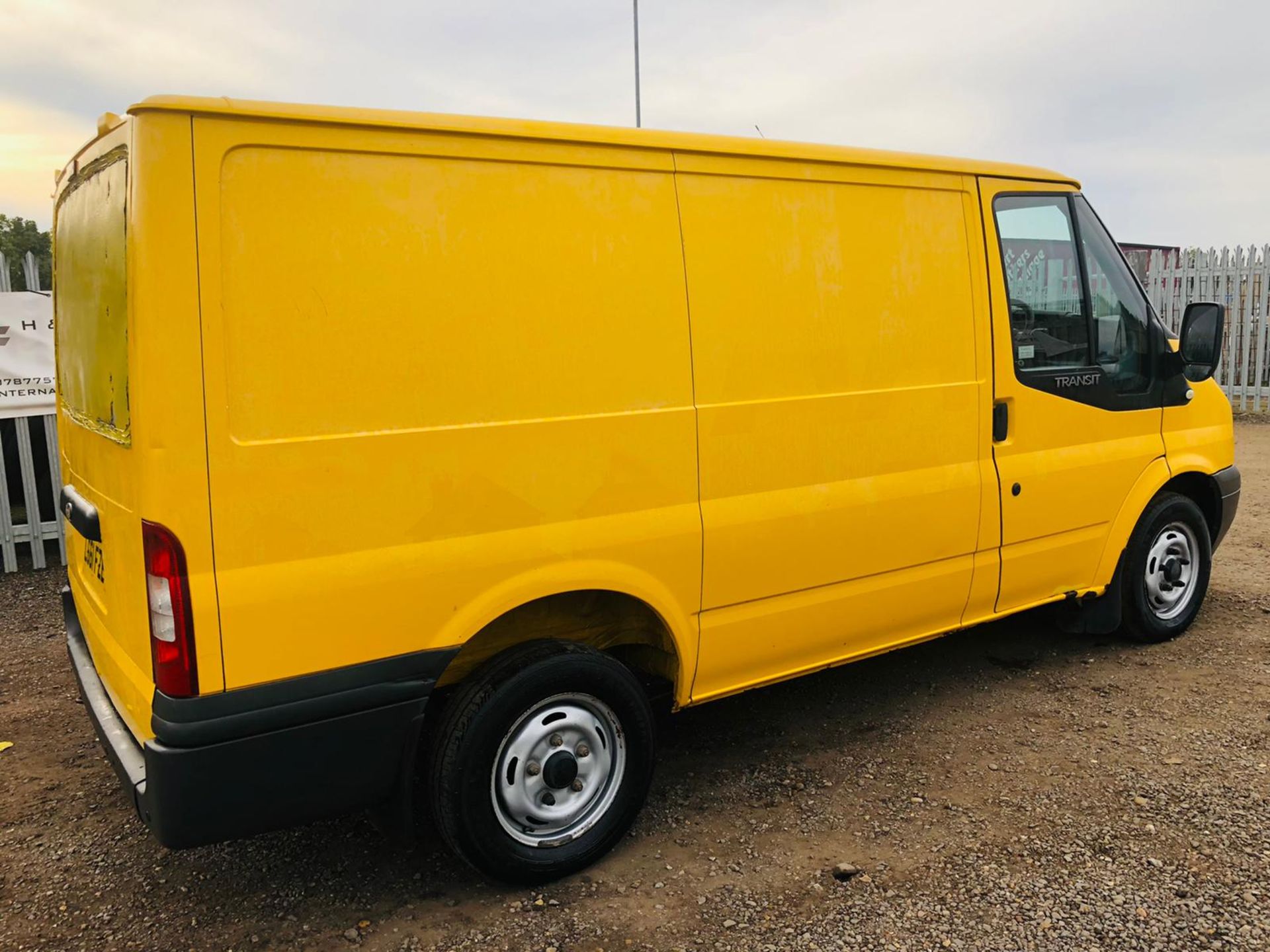 Ford Transit 2.2 TDCI 125 T300 L1 H1 FWD 2011 '61 Reg' Air Con - Elec Pack - No Vat Save 20% - Image 16 of 32