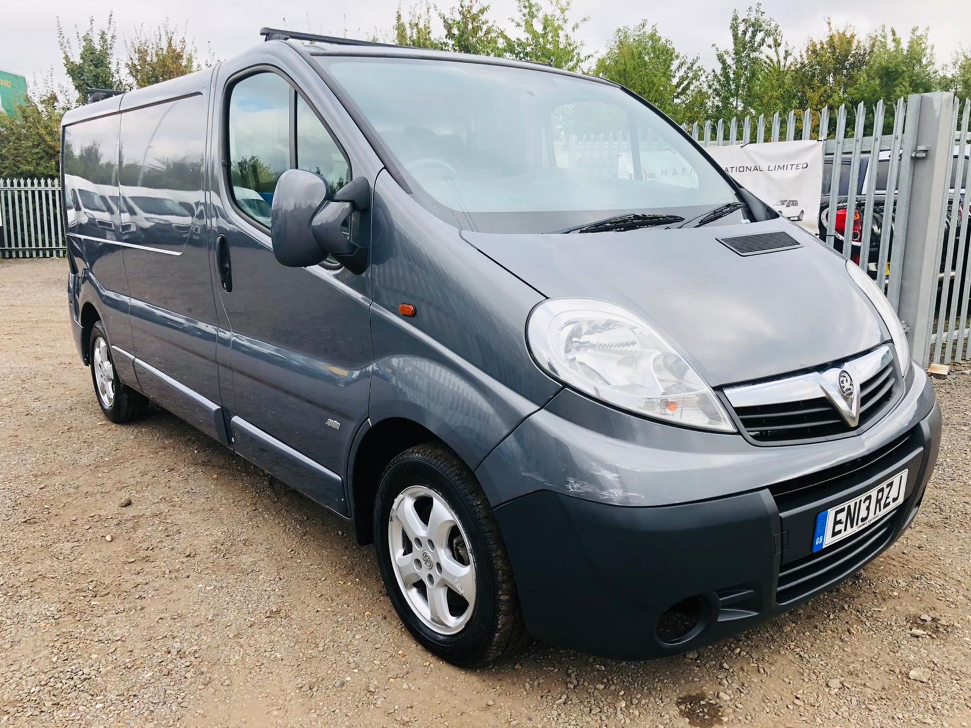 Vauxhall Vivaro 2.0 CDTI **Sportive** 2900 L2 L1 2013 '13 Reg' Air Con - ** Long Wheel Base ** - Image 2 of 19