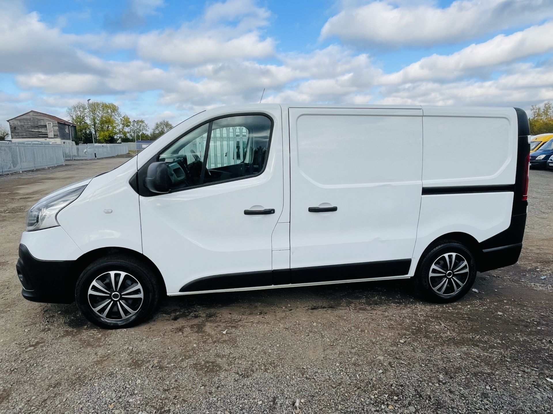 Renault Trafic SL27 Business 1.6 DCI Euro 6 2019 '19 Reg' ULEZ Compliant - Panel Van - Image 8 of 37