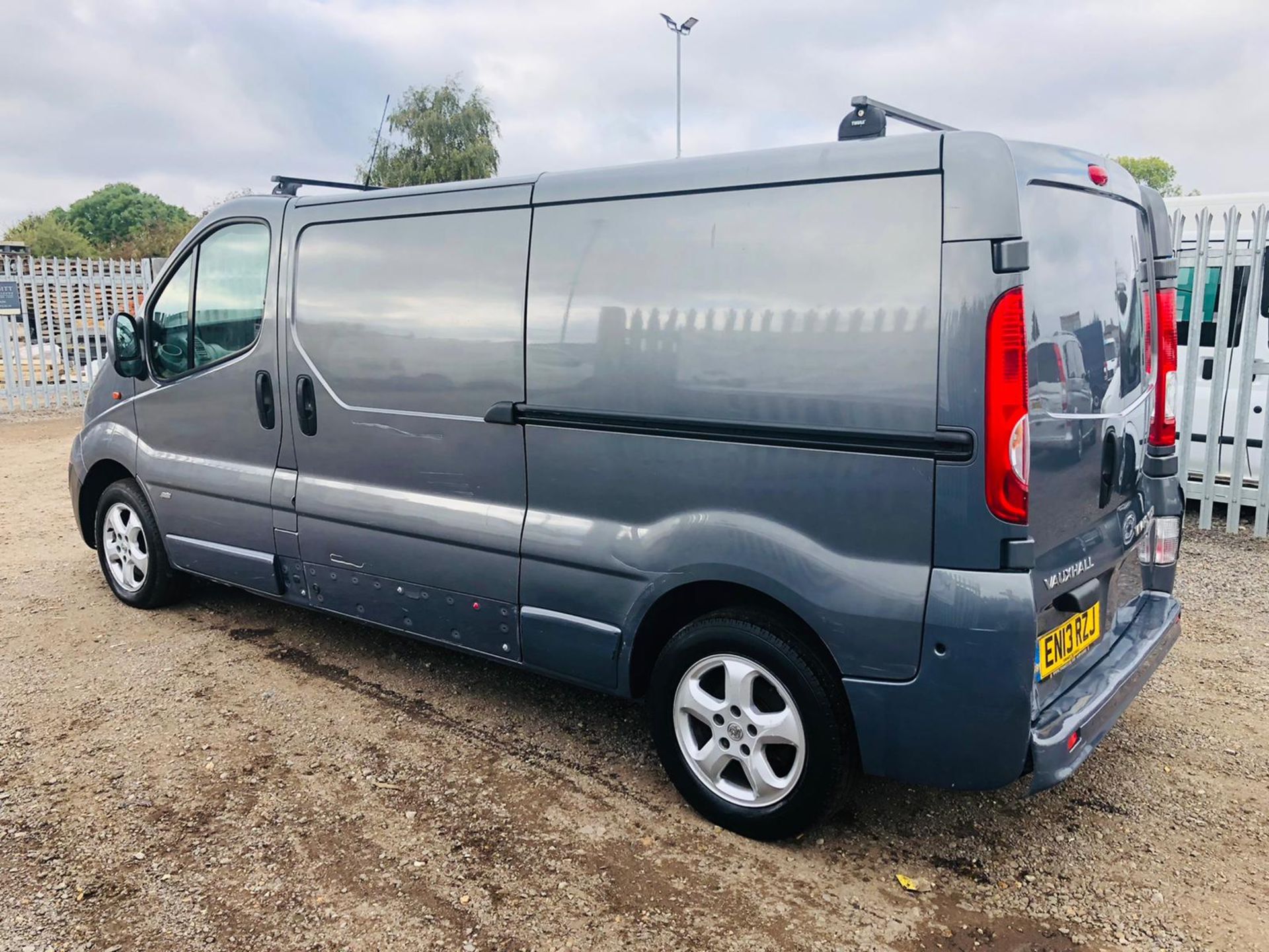 Vauxhall Vivaro 2.0 CDTI **Sportive** 2900 L2 L1 2013 '13 Reg' Air Con - ** Long Wheel Base ** - Image 8 of 19