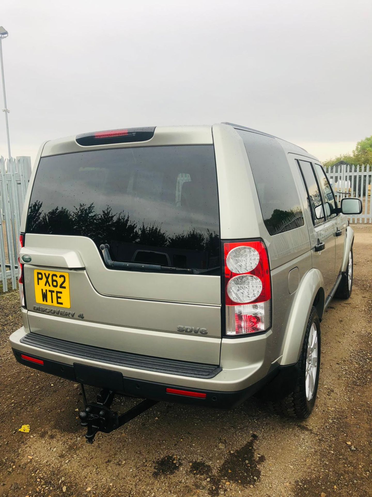 **ON SALE** Land Rover Discovery 4 3.0 SDV6 255 Command Shift Auto 2012 '62 Reg' Sat Nav - Air con - Image 16 of 33