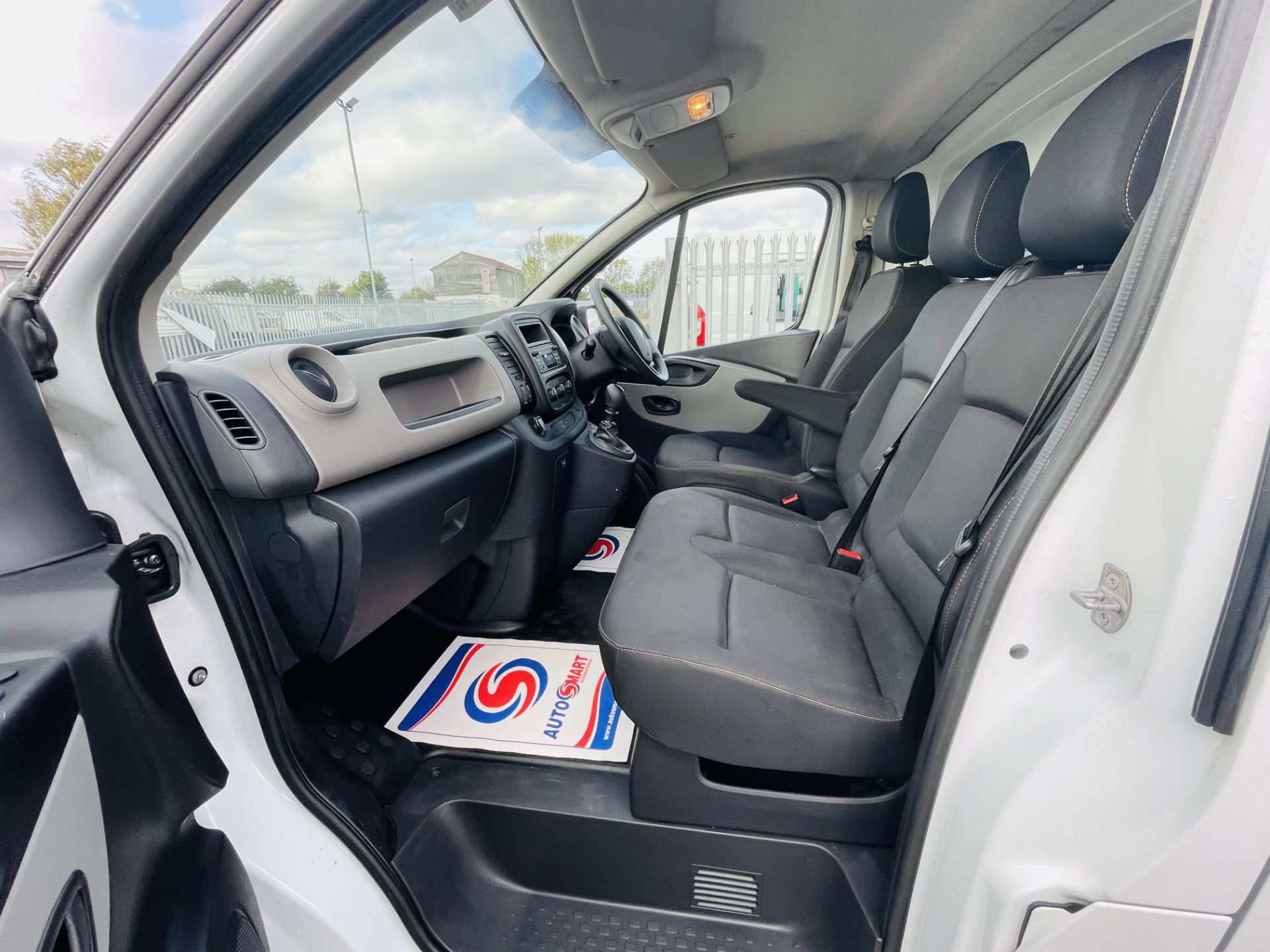 Renault Trafic SL27 Business 1.6 DCI Euro 6 2019 '19 Reg' ULEZ Compliant - Panel Van - Image 23 of 37