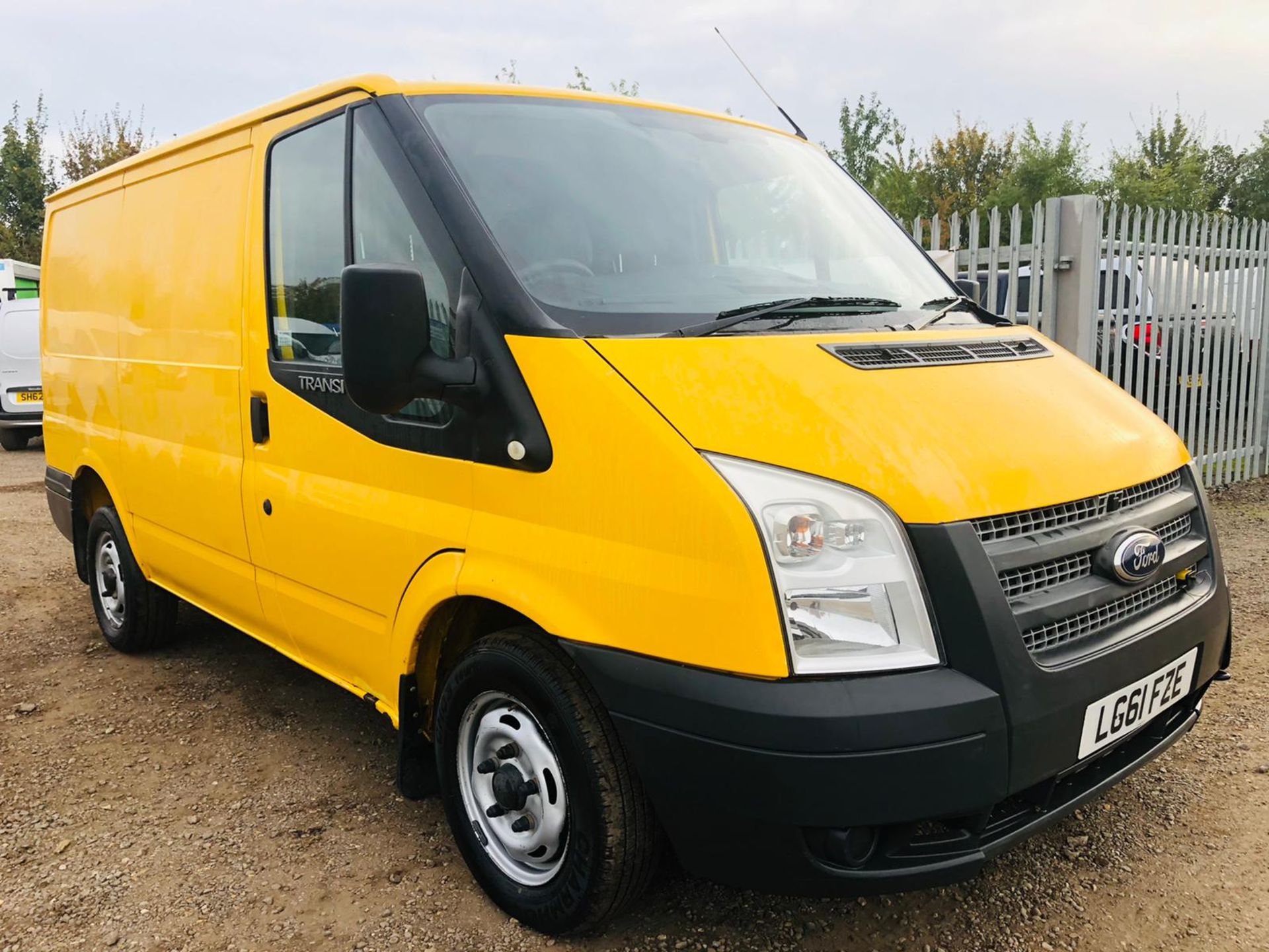 Ford Transit 2.2 TDCI 125 T300 L1 H1 FWD 2011 '61 Reg' Air Con - Elec Pack - No Vat Save 20% - Image 3 of 32