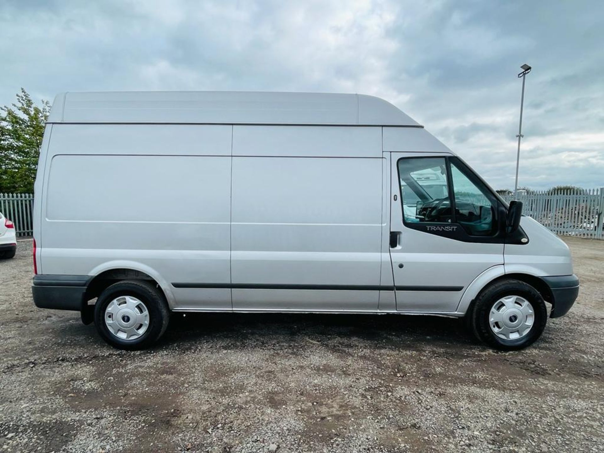 **ON SALE** Ford Transit 2.2 TDCI 125 T350 **Trend** L3 H3 2013 '63 Reg' Cruise control - Image 7 of 23