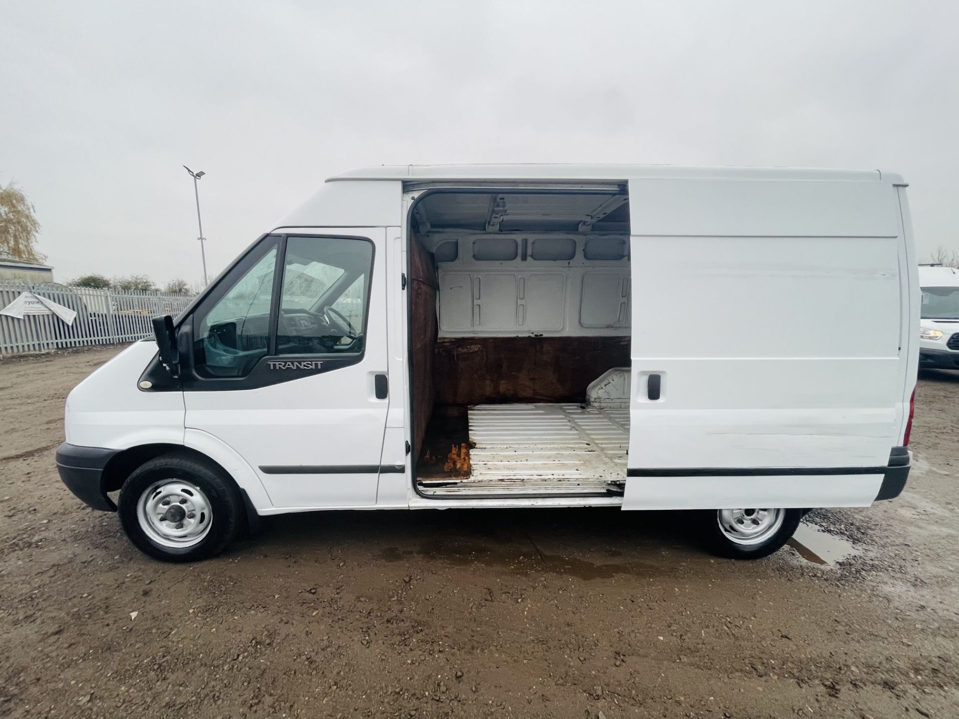 Ford Transit 2.2 TDCI 100 T300 L2 H2 2011 '61 Reg' - Panel Van - No Vat Save 20% - Image 9 of 19