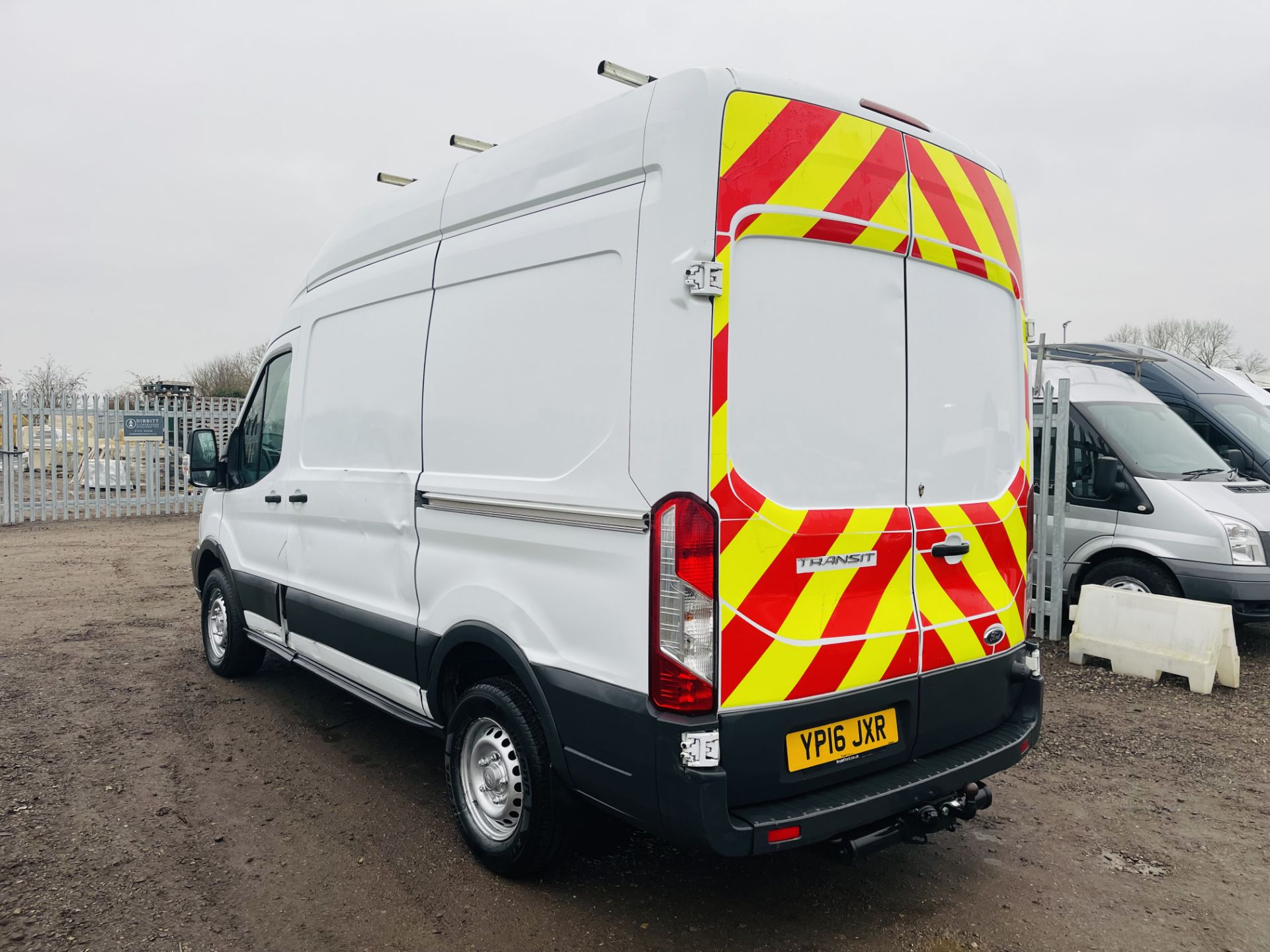 Ford Transit 2.2 TDCI 125 T350 Rwd L2 H3 2016 '16 Reg' - Panel Van - No Vat Save 20% - Image 10 of 21