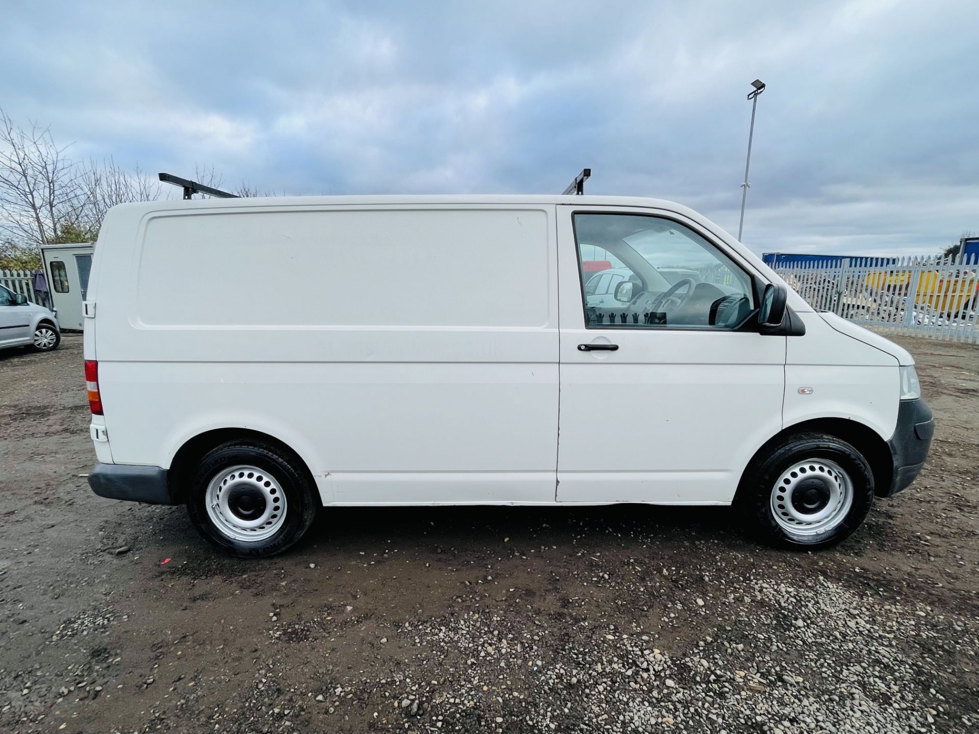 ** ON SALE ** Volkswagen Transporter T30 130 2.5 TDI L1 H1 2009 '59 Reg' Panel Van - LCV - Image 15 of 19