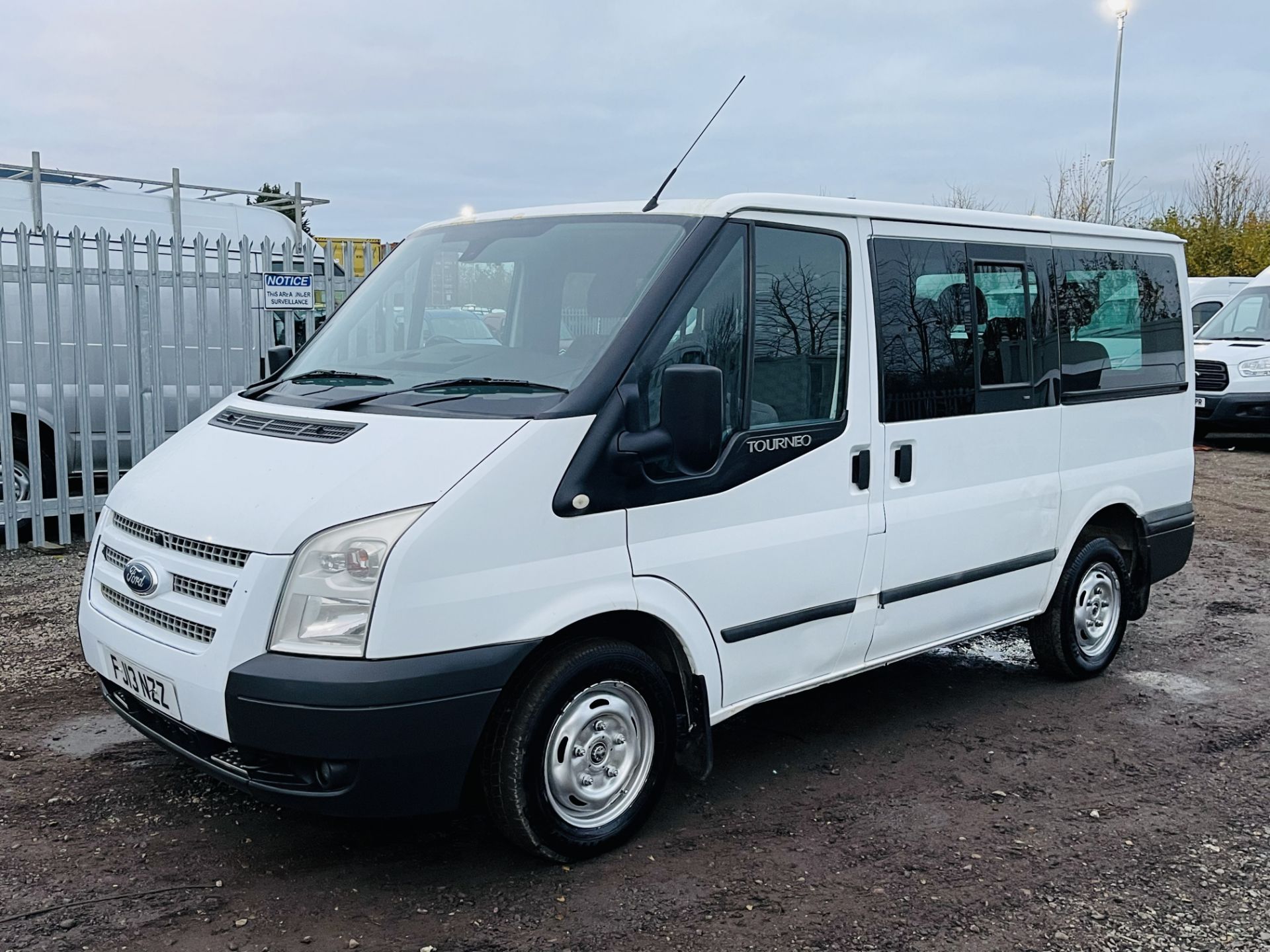 Ford Transit Toureno 2.2 TDCI Trend 2013 '13 Reg' 9 seats - Air Con - Cruise Control - Image 5 of 25