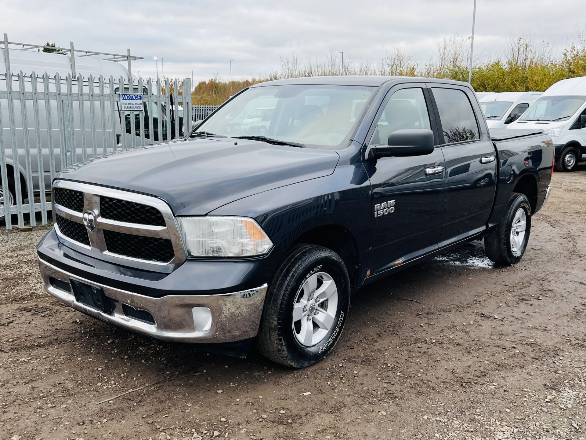 Dodge Ram 3.6 V6 1500 Crew Cab SLT 4WD ' 2015 Year ' A/C - 6 Seats - Chrome Package - Image 2 of 21