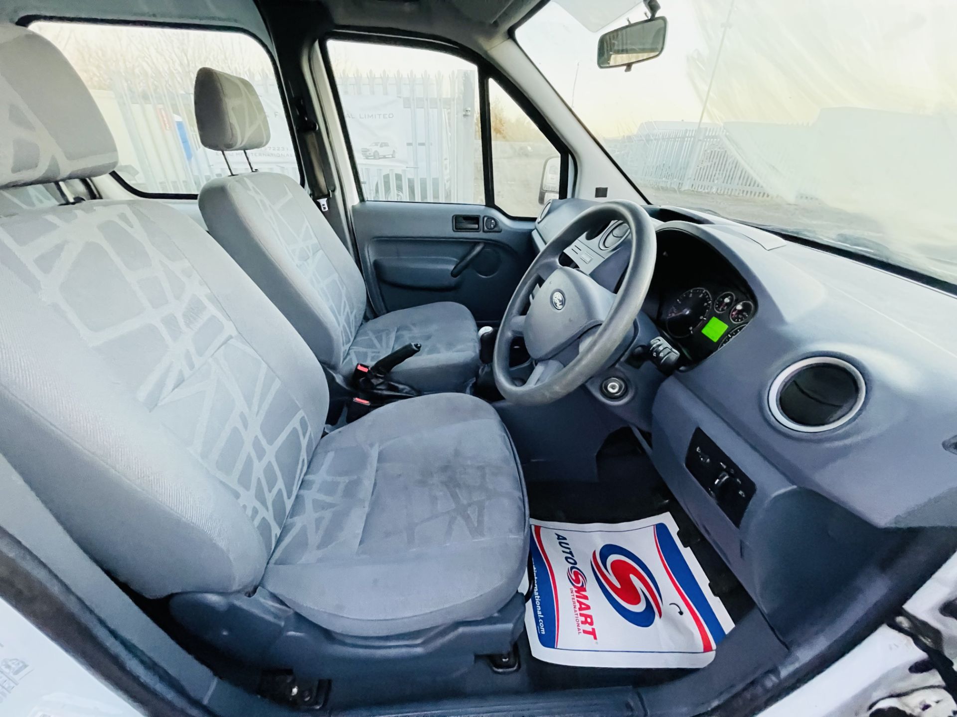 Ford Transit connect 1.8 TDCI LWB High Roof 2013 '13 Reg' A/C Elec pack - Image 18 of 21