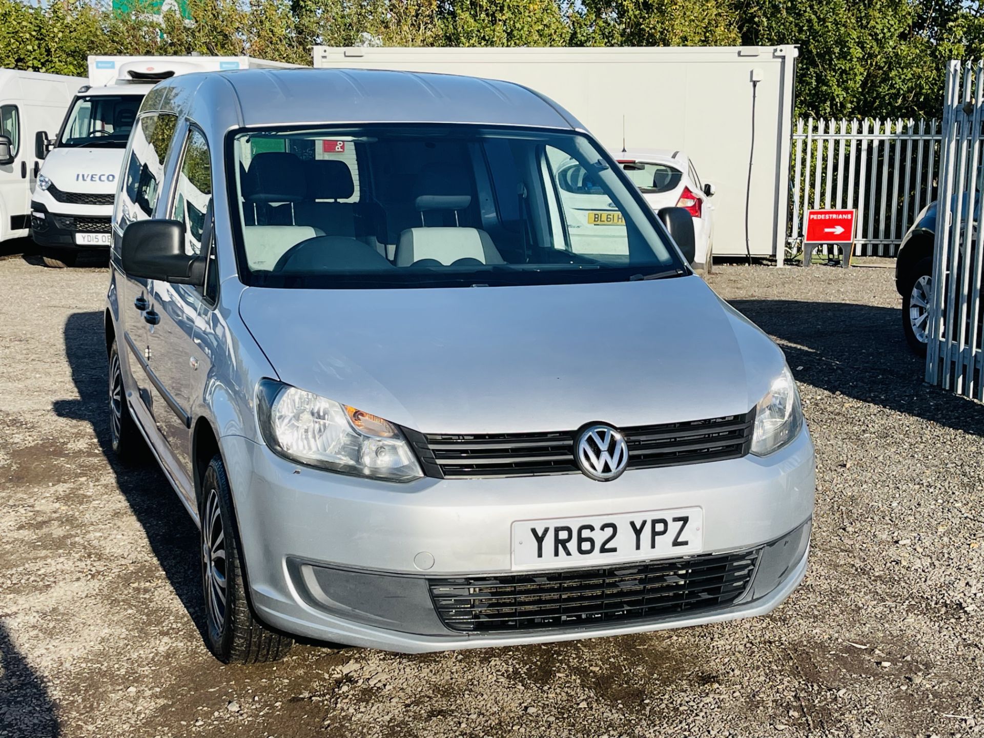 ** ON SALE ** Volkswagen Caddy 1.6 TDI C20 Combi Maxi Dualiner 5 seats 2012 '62 Reg' Air Con - - Image 3 of 29