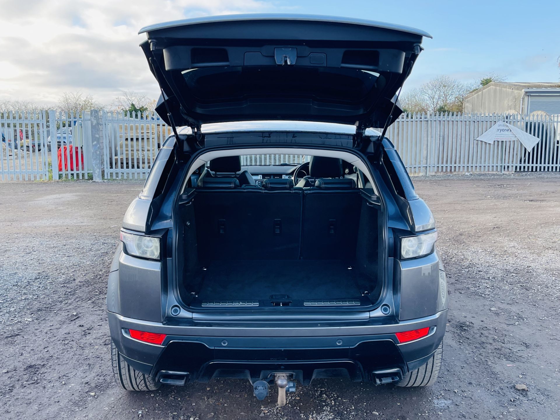 Range Rover Evoque Dynamic 2.2 SD4 4WD Commandshift 2015 '15 Reg' Sat Nav - Panoramic Roof - Image 11 of 38