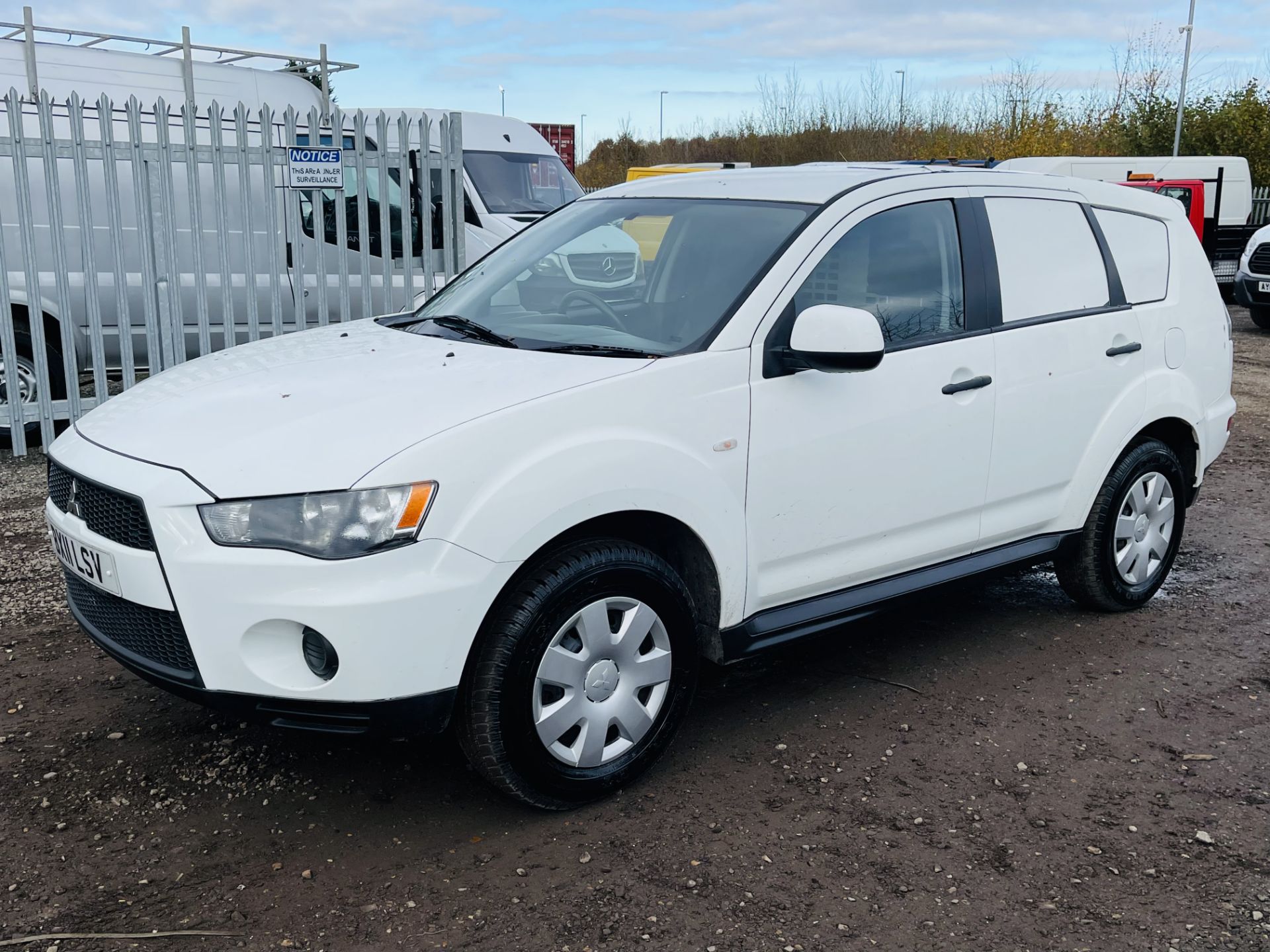 ** ON SALE **Mitsubishi Outlander GX 4Work 2.3 DI-D 177 2011 '11 Reg' - Air Con - 4WD - No Vat - Image 5 of 21