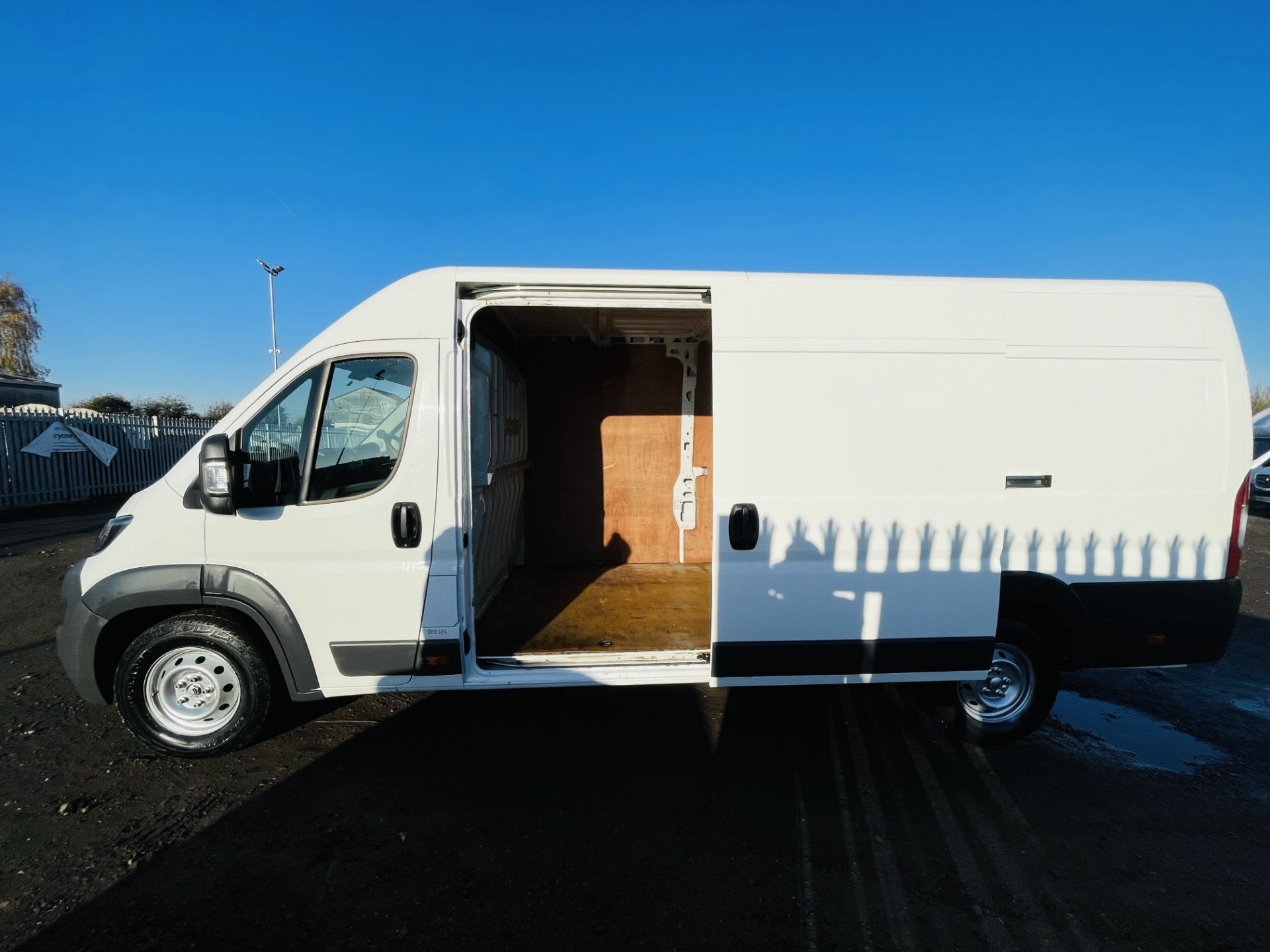 Peugeot Boxer 2.0 Blue130 HDI L4 H2 Professional 2018 '18 Reg' A/C - Sat Nav - Extra Long wheel base - Image 11 of 22