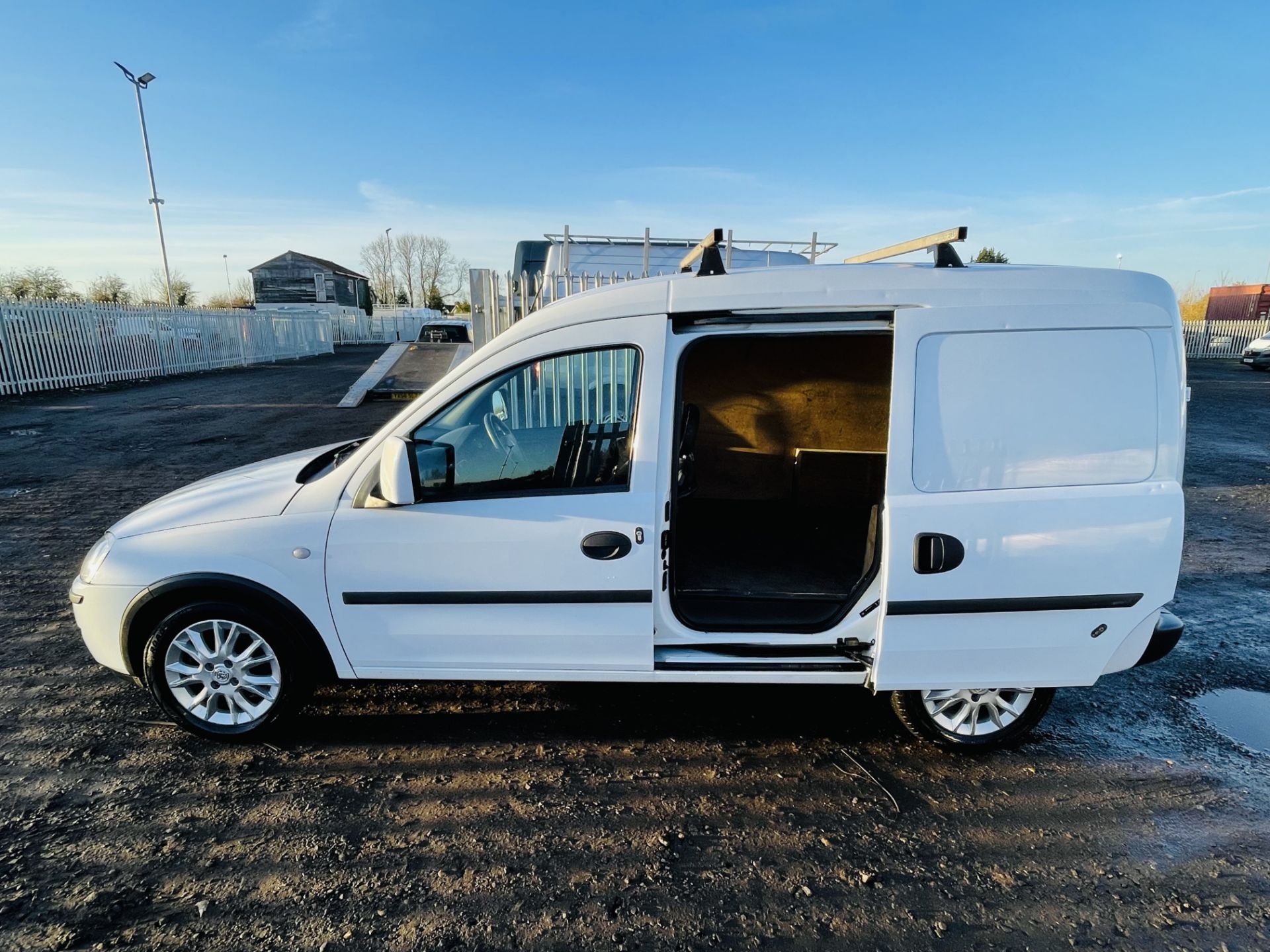 Vauxhall Combo 1.3 CDTI EcoTec 75 1700 SE (Special Equipment) 2011 '61 Reg' - No Vat Save 20% - Image 10 of 20