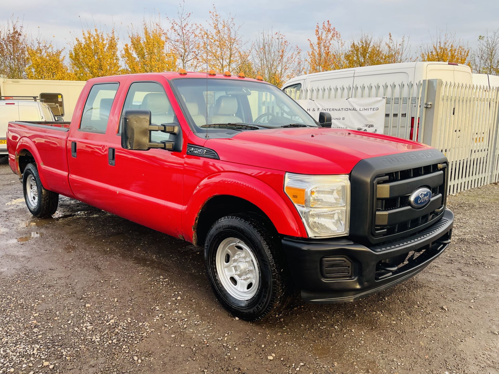 Ford F 250 6.2L V8 XL '2011 Year' **Super Duty Edition** Crew Cab - A/C ** Fresh Import ** - Image 5 of 20