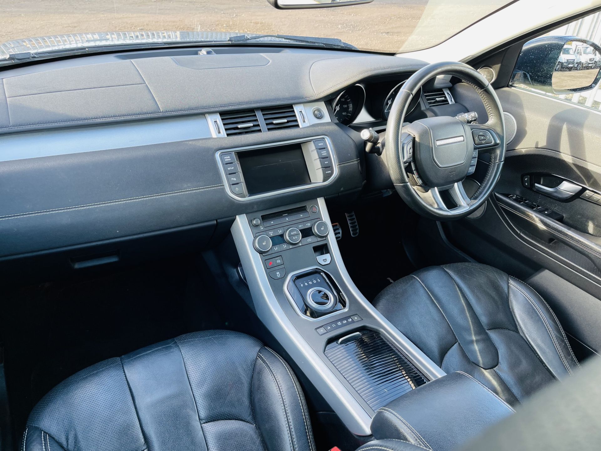 Range Rover Evoque Dynamic 2.2 SD4 4WD Commandshift 2015 '15 Reg' Sat Nav - Panoramic Roof - Image 21 of 38