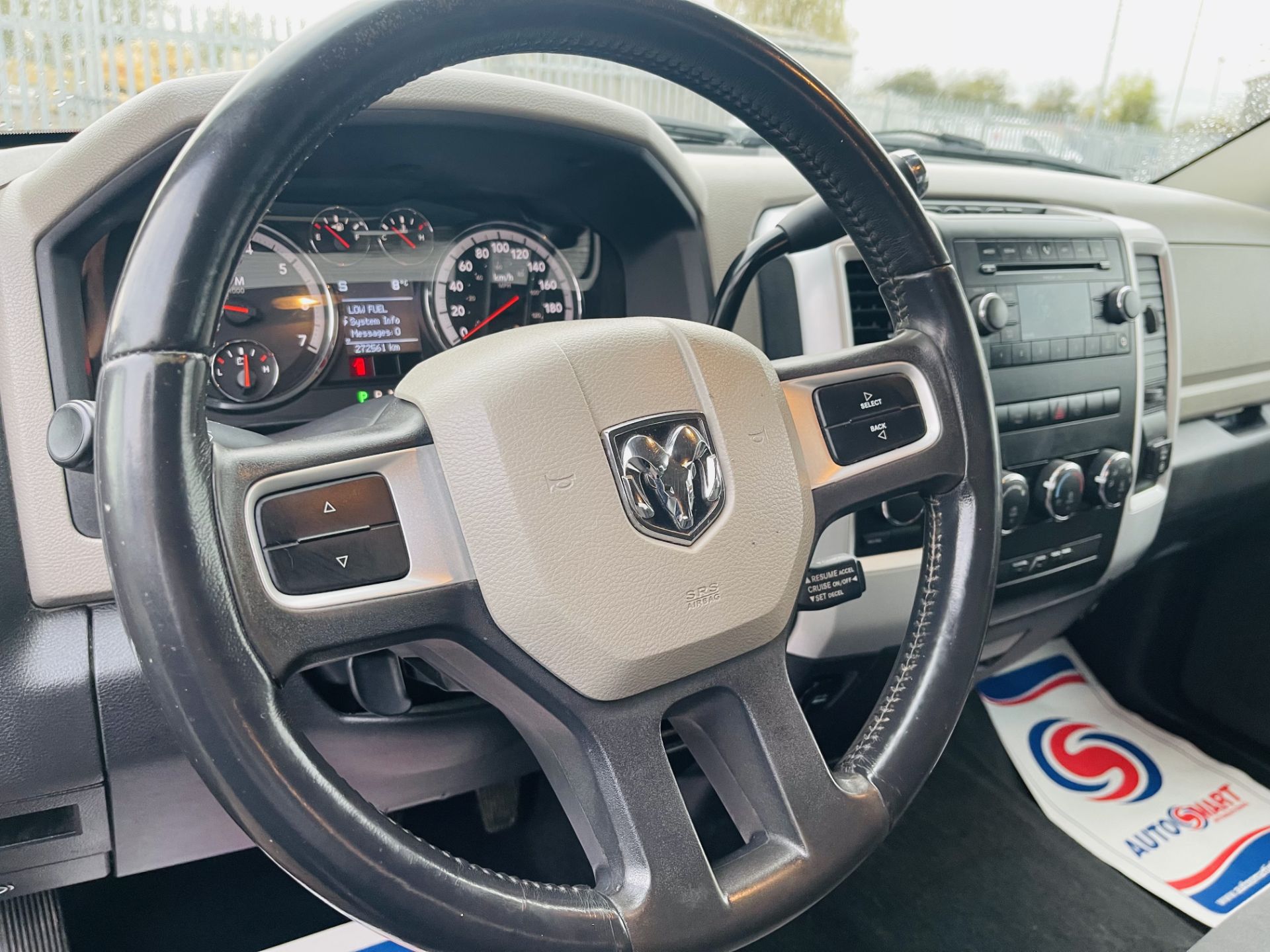 Dodge Ram 5.7 V8 Hemi **SLT Edition** '2009 Year' 4WD Crew-Cab - A/C - 6 Seats - Cruise Control - Image 28 of 29