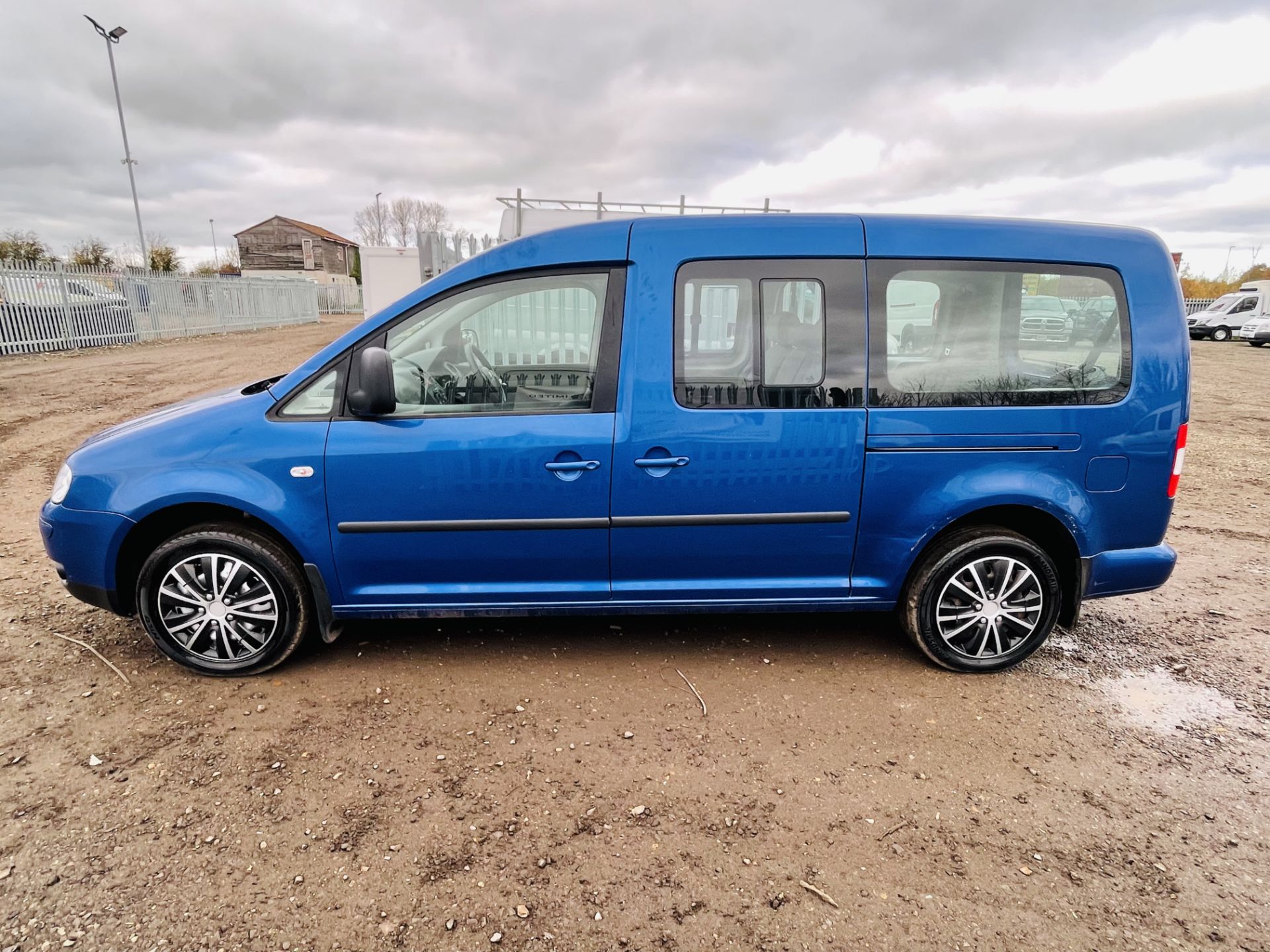 ** ON SALE ** Volkswagen Caddy Maxi Life 1.9 TDI *MPV* 2010 '10 Reg' Air Con - 5 Seats - No Vat - Image 10 of 26