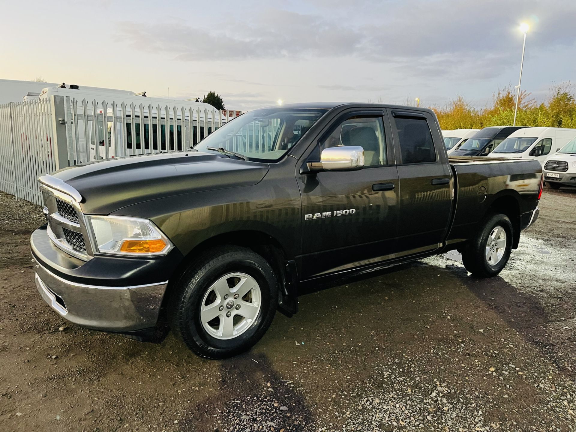 Dodge Ram 4.7 V8 1500 ST 4WD ' 2012 Year ' A/C - Cruise Control - 6 Seats * Fresh Import * - Image 13 of 27