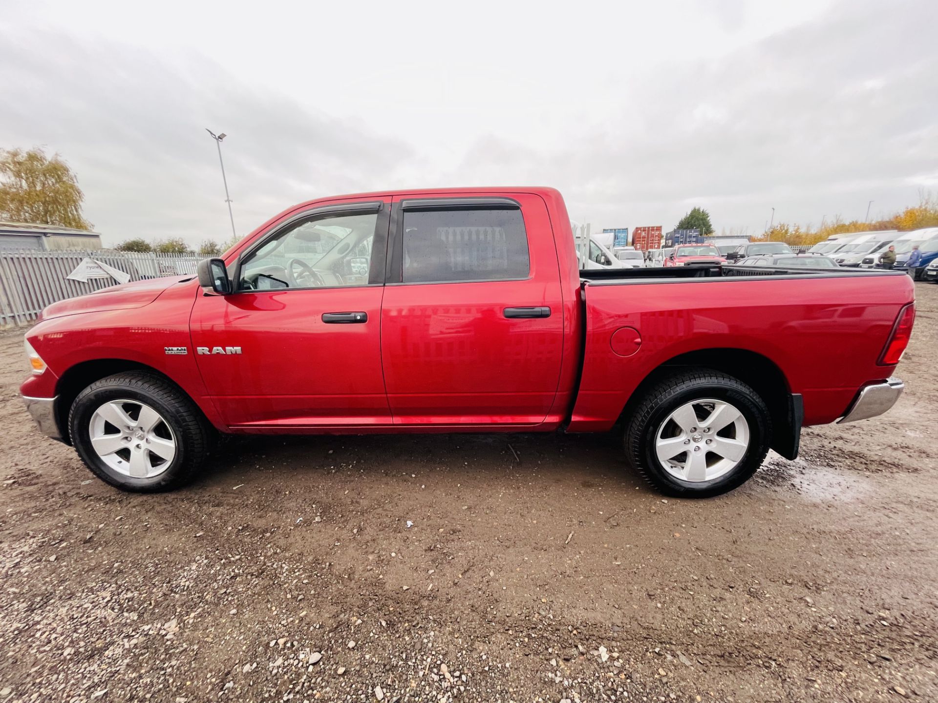 Dodge Ram 5.7 V8 Hemi **SLT Edition** '2009 Year' 4WD Crew-Cab - A/C - 6 Seats - Cruise Control - Image 16 of 29