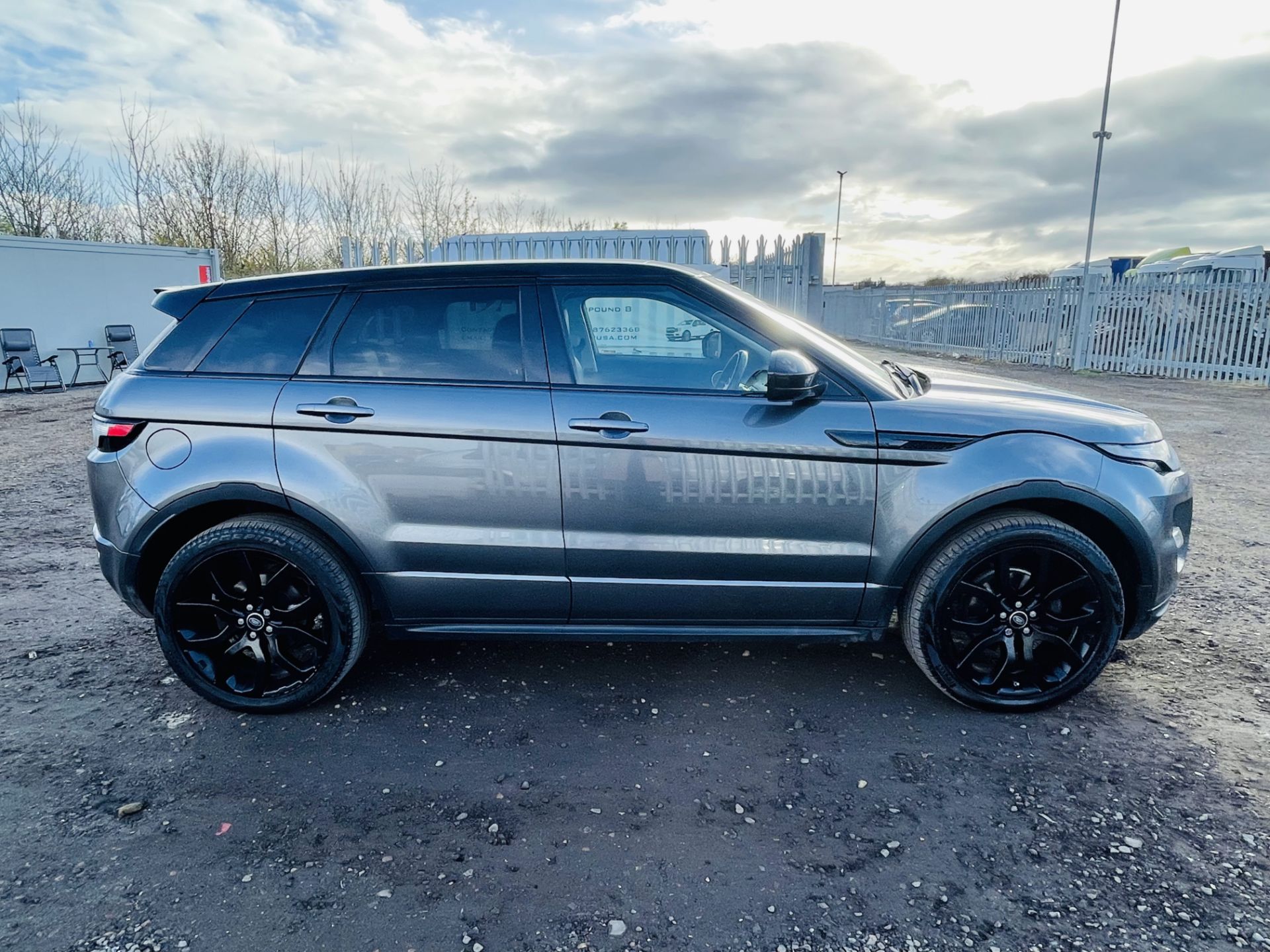 Range Rover Evoque Dynamic 2.2 SD4 4WD Commandshift 2015 '15 Reg' Sat Nav - Panoramic Roof - Image 14 of 38