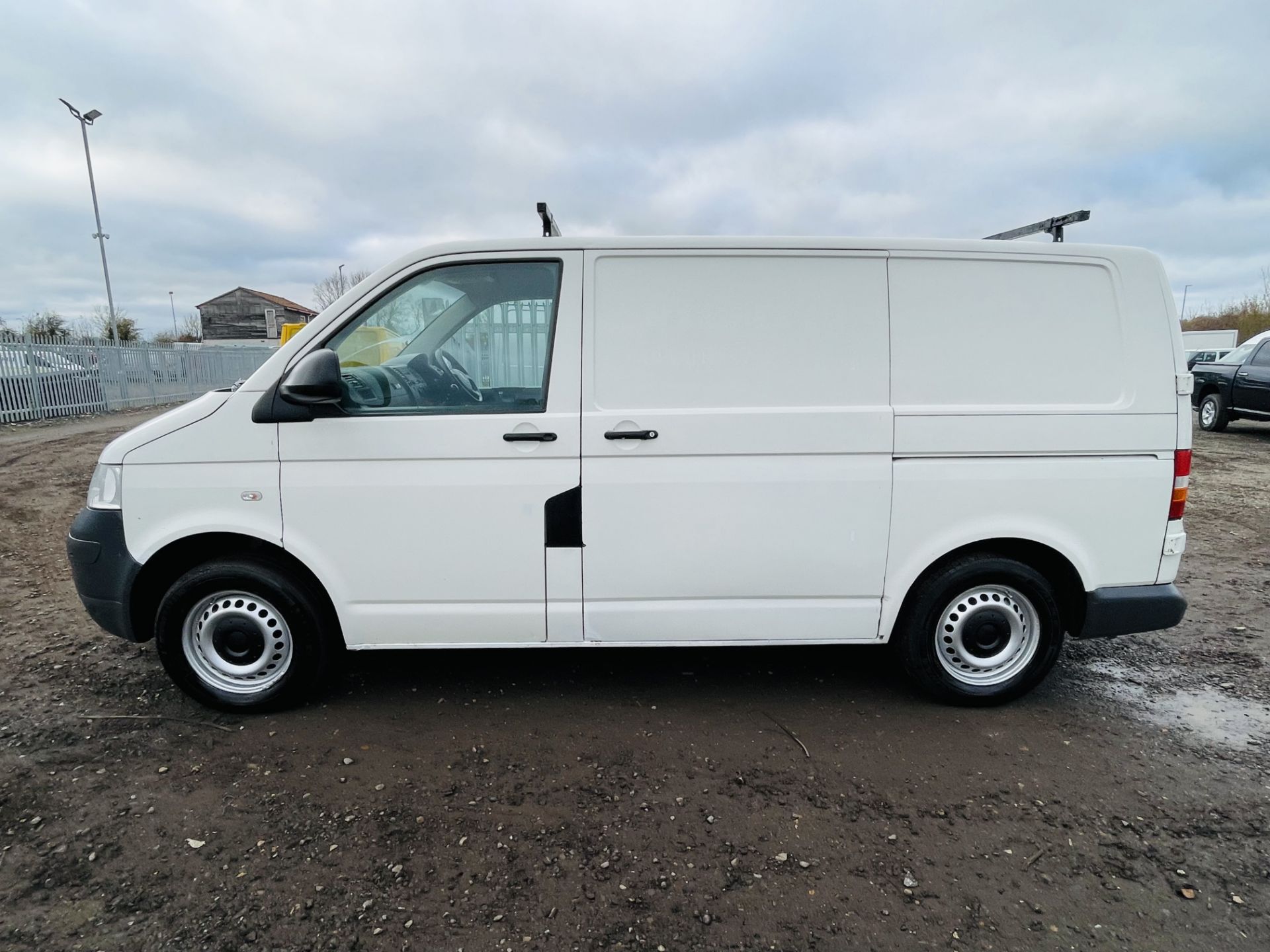 ** ON SALE ** Volkswagen Transporter T30 130 2.5 TDI L1 H1 2009 '59 Reg' Panel Van - LCV - Image 7 of 19