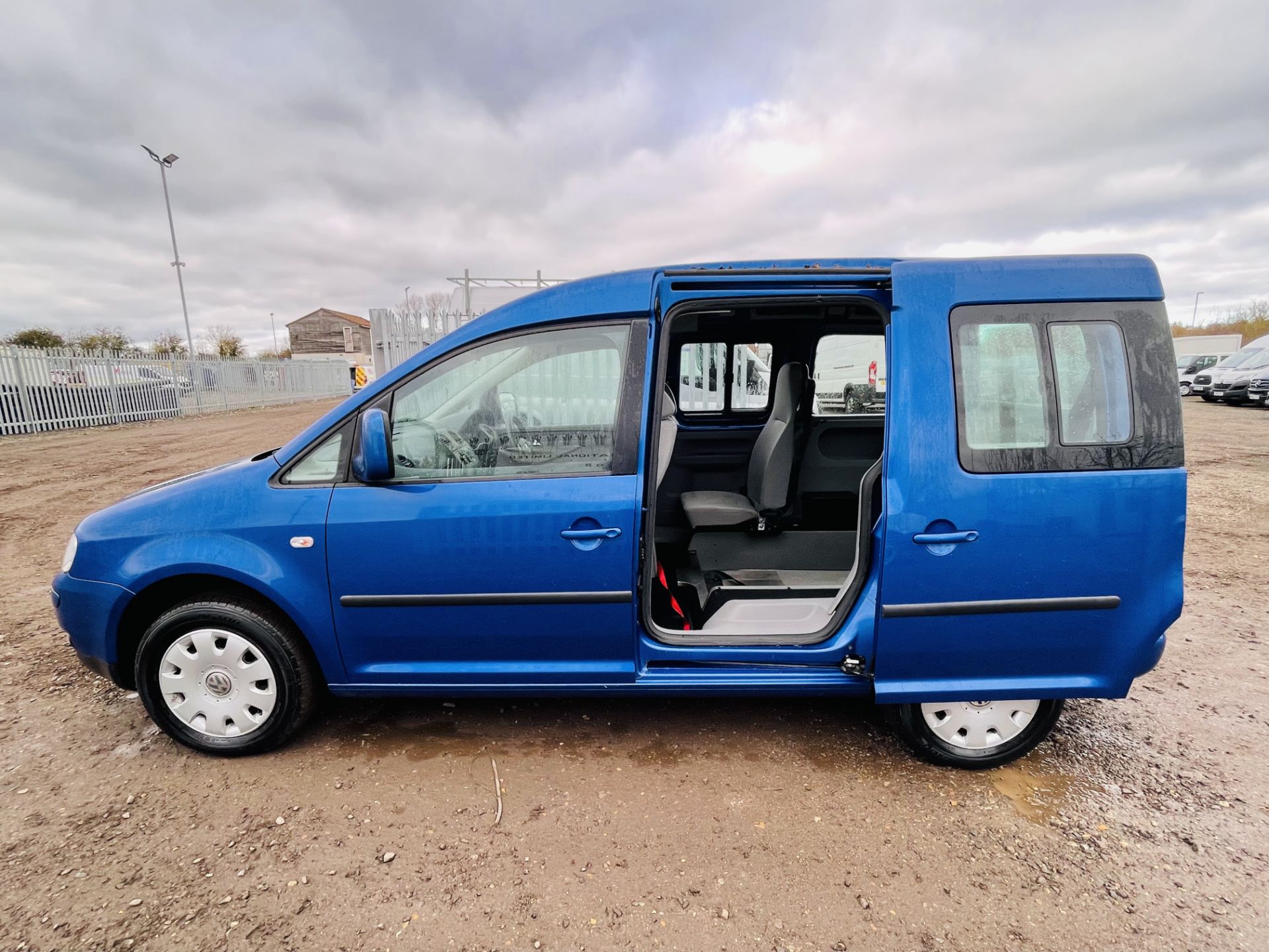 ** ON SALE ** Volkswagen Caddy Life 1.9 TDI DSG Auto 2008 '08 Reg'Air Con - Only Done 38k - - Image 10 of 24