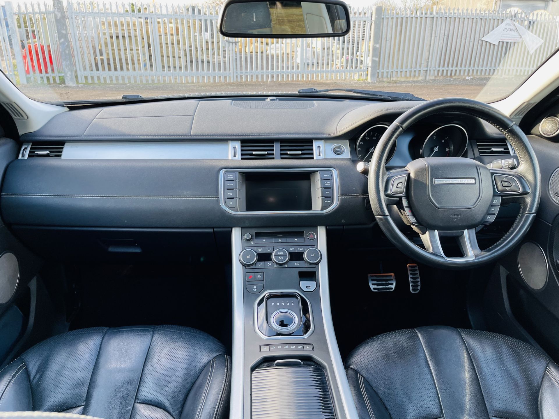 Range Rover Evoque Dynamic 2.2 SD4 4WD Commandshift 2015 '15 Reg' Sat Nav - Panoramic Roof - Image 22 of 38