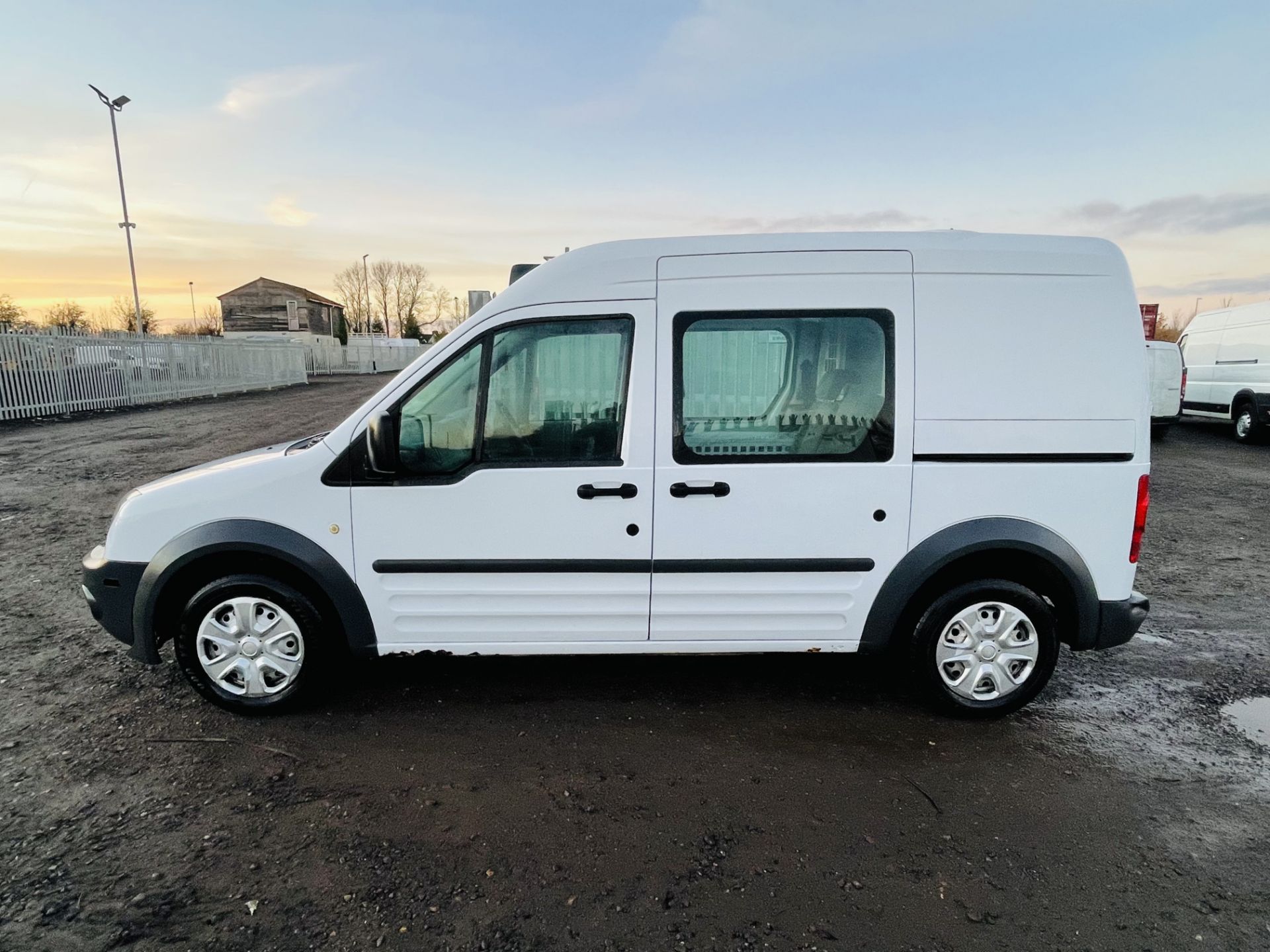 Ford Transit connect 1.8 TDCI LWB High Roof 2013 '13 Reg' A/C Elec pack - Image 6 of 21