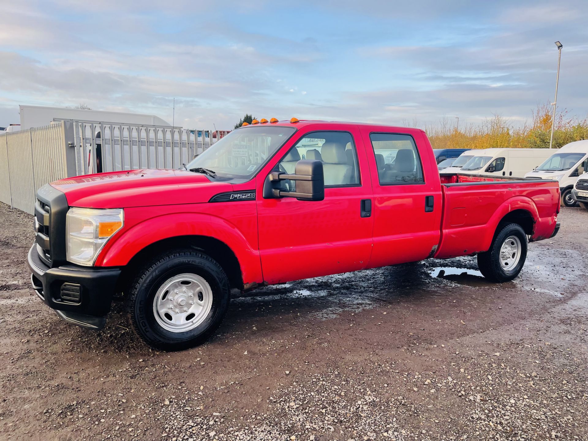 Ford F 250 6.2L V8 XL '2011 Year' **Super Duty Edition** Crew Cab - A/C ** Fresh Import ** - Image 15 of 20