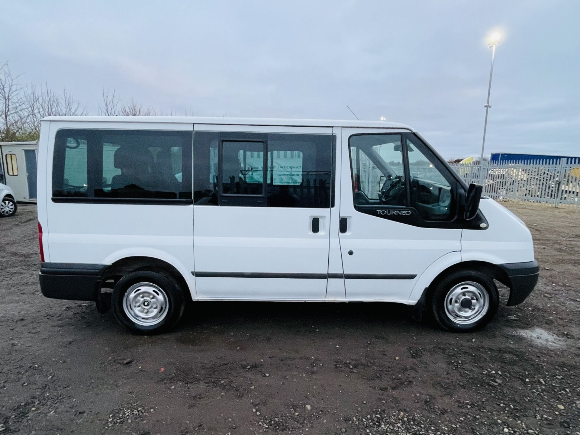 Ford Transit Toureno 2.2 TDCI Trend 2013 '13 Reg' 9 seats - Air Con - Cruise Control - Image 16 of 25