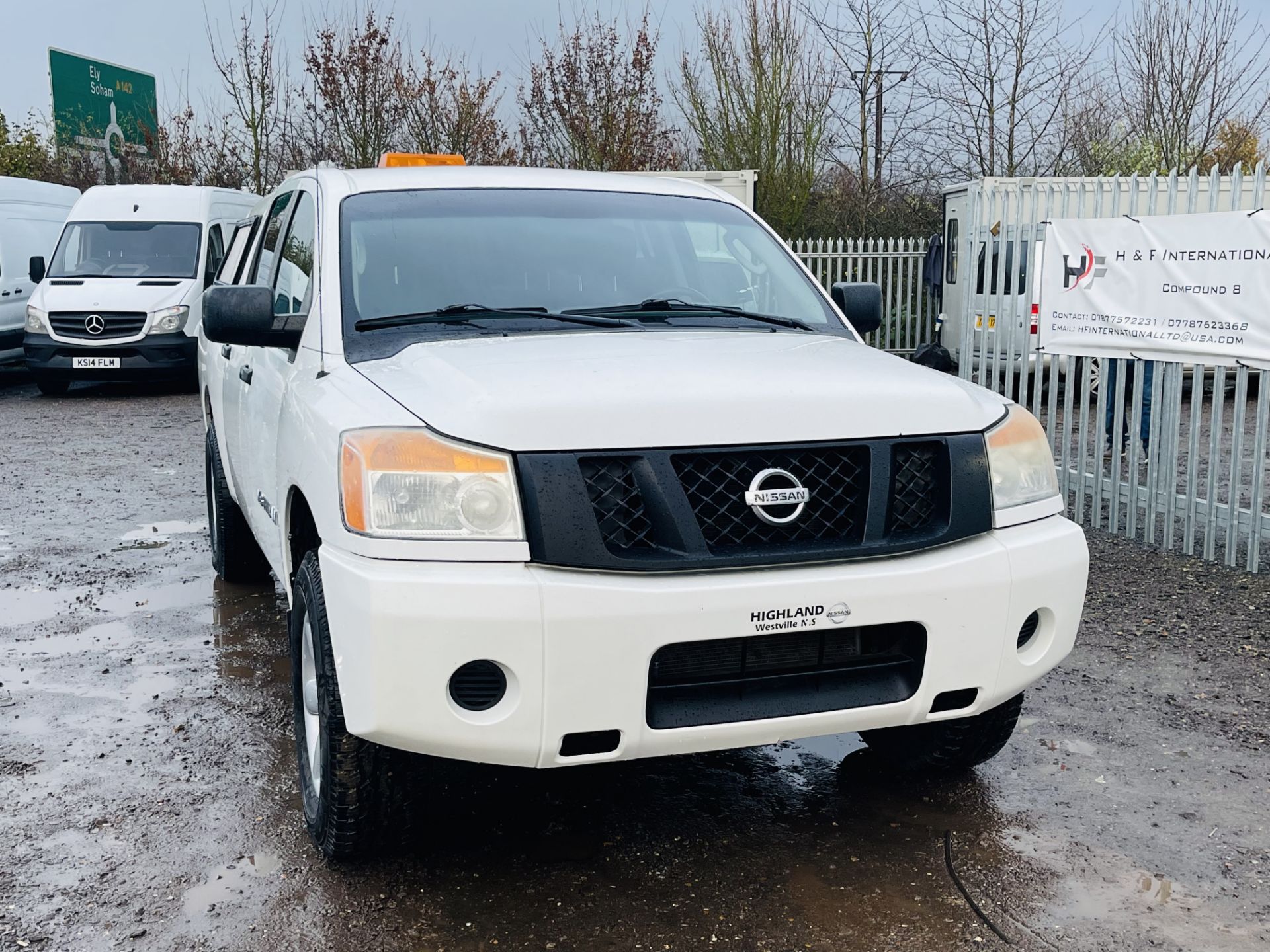 Nissan Titan 5.6L V8 Crew-Cab 4WD '2011 Year' - A/C - 6 Seats - Cruise Control - **ULTRA RARE** - Image 4 of 29