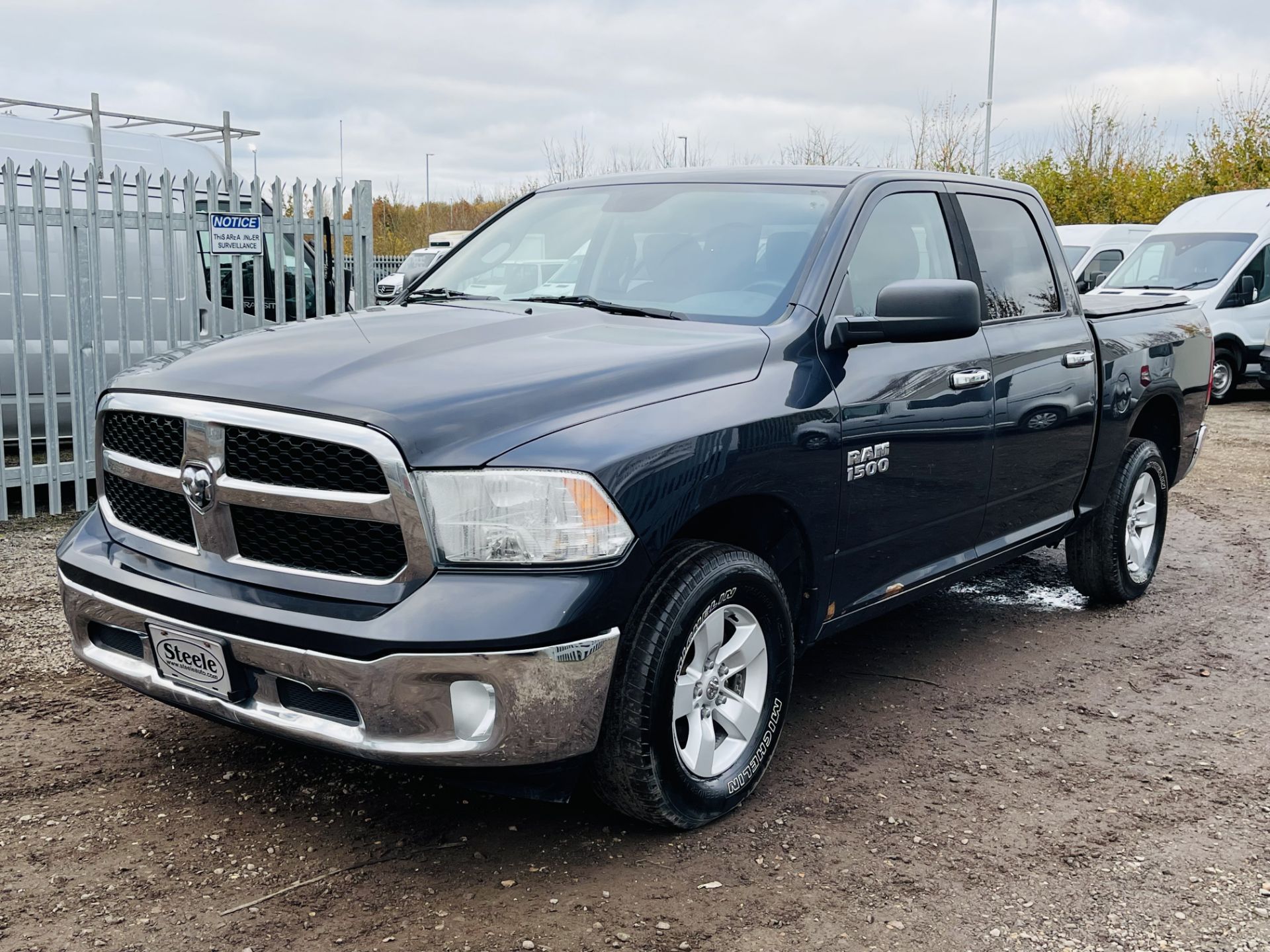 Dodge Ram 3.6 V6 1500 Crew Cab SLT 4WD ' 2015 Year ' A/C - 6 Seats - Chrome Package