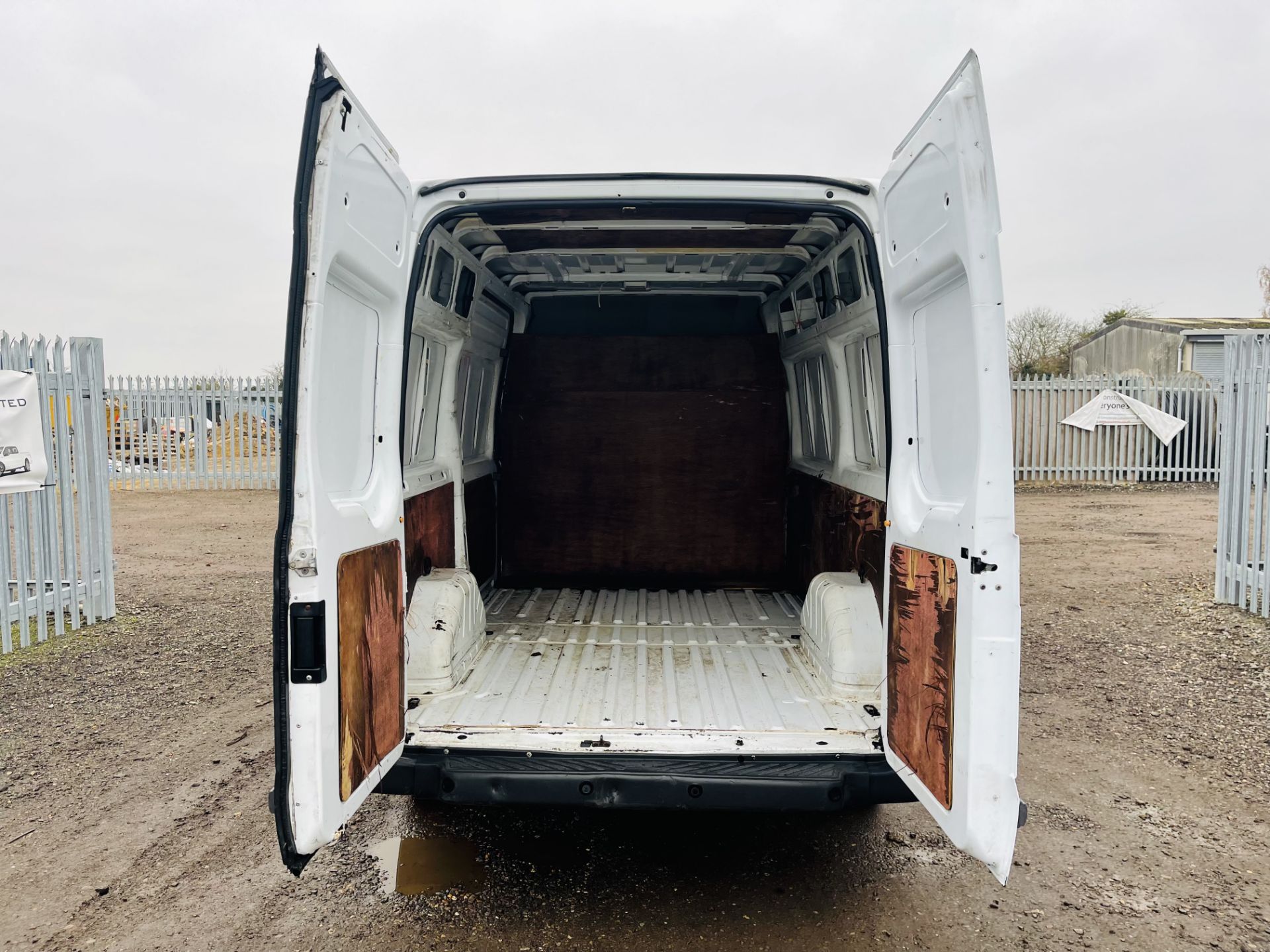 ** ON SALE ** Ford Transit 2.2 TDCI 100 T300 L2 H2 2011 '61 Reg' - Panel Van - No Vat Save 20% - Image 12 of 19