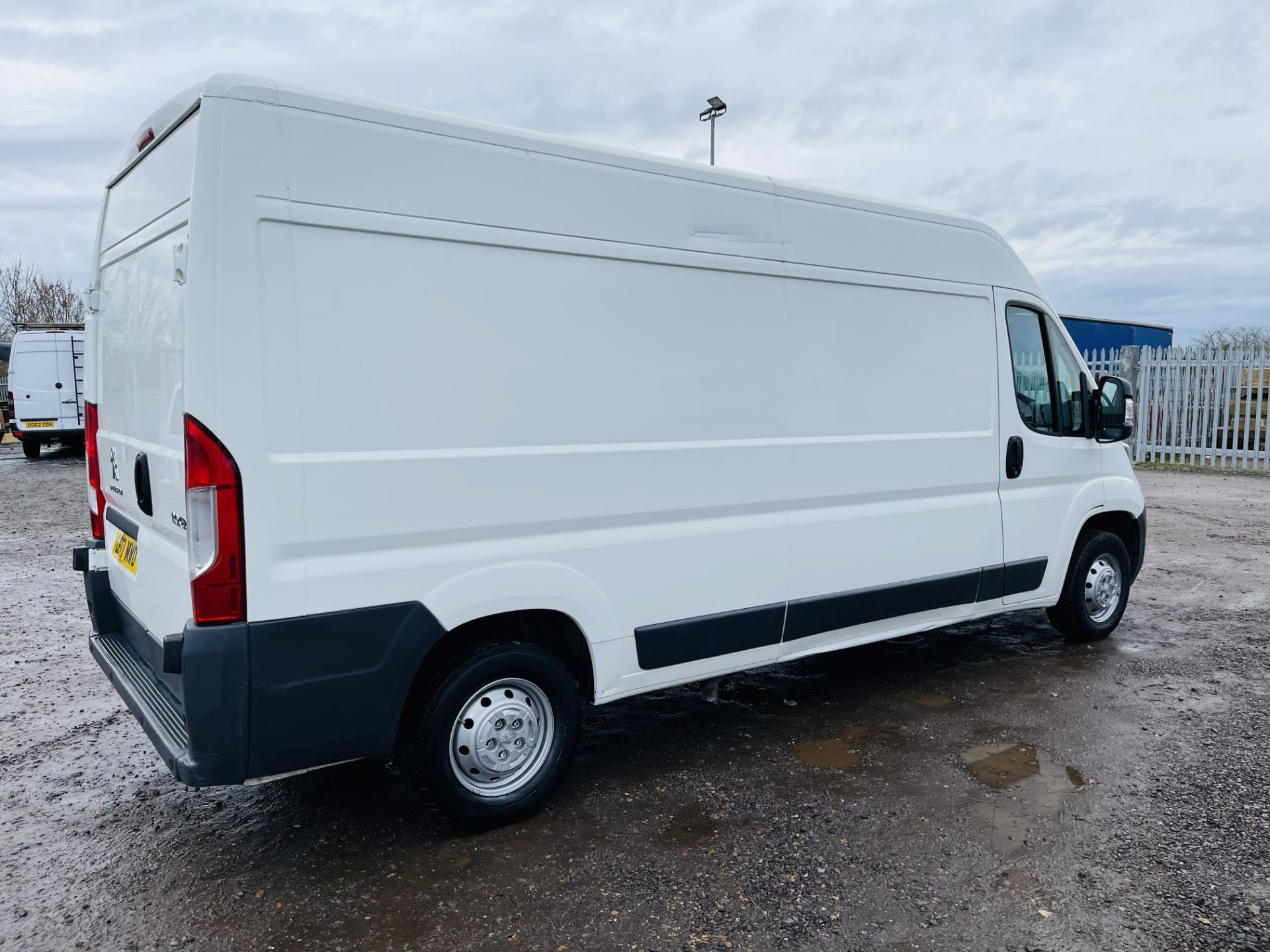 ** ON SALE ** Peugeot Boxer 2.0 Blue HDI 130 L3 H2 2017 '17 Reg' - Sat Nav - Air con - Euro 6 - - Image 8 of 24