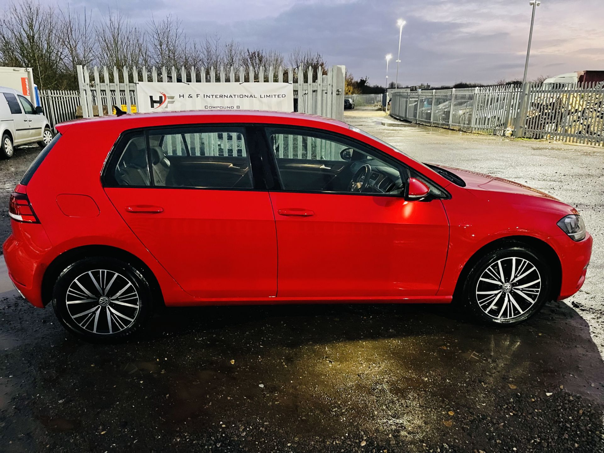 ** ON SALE **Volkswagen Golf 1.6 TDI BMT SE ( Special Equipment ) 2017 '17 Reg' - A/C - Sat Nav - - Image 19 of 31