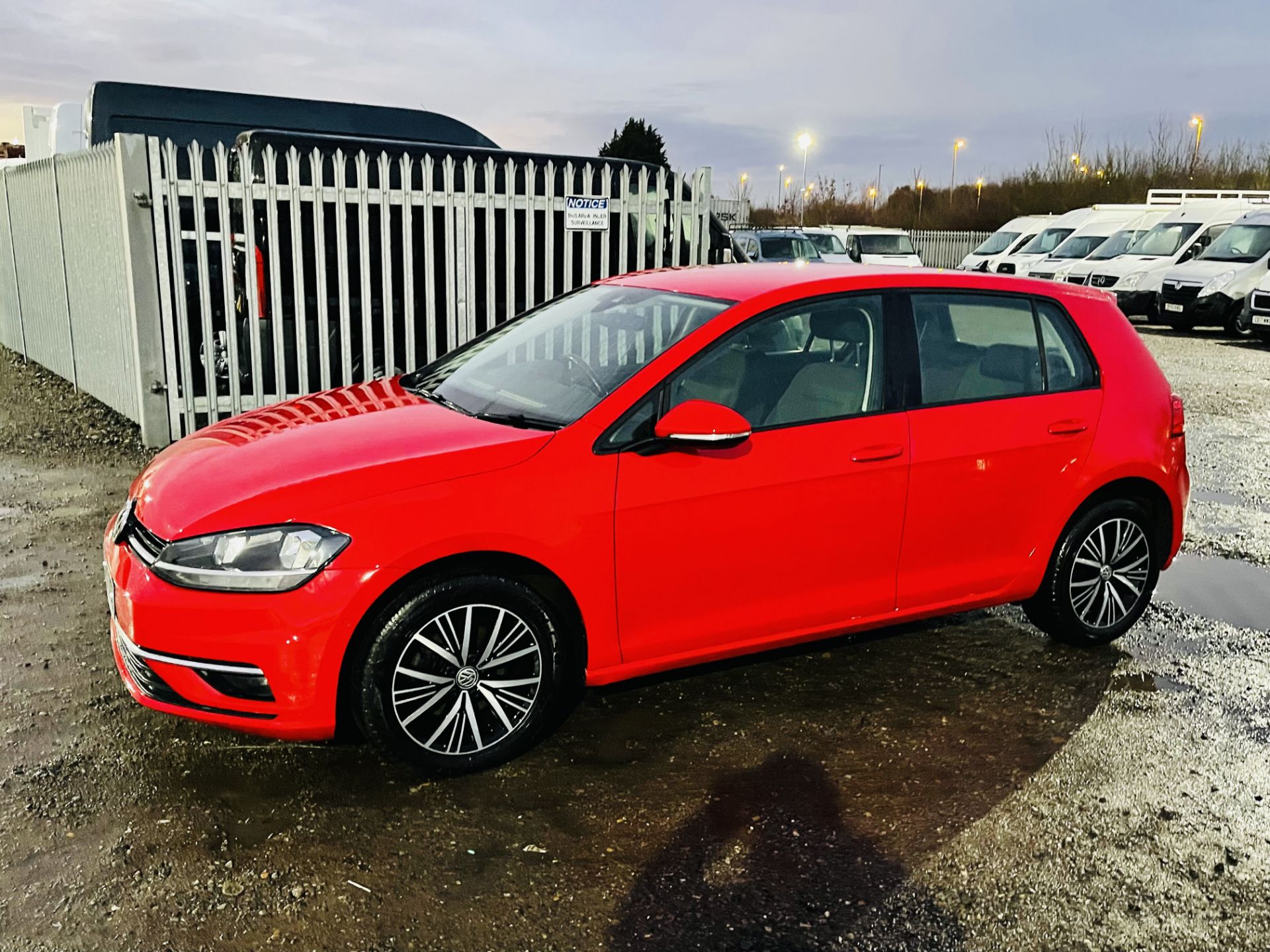 ** ON SALE **Volkswagen Golf 1.6 TDI BMT SE ( Special Equipment ) 2017 '17 Reg' - A/C - Sat Nav - - Image 9 of 31