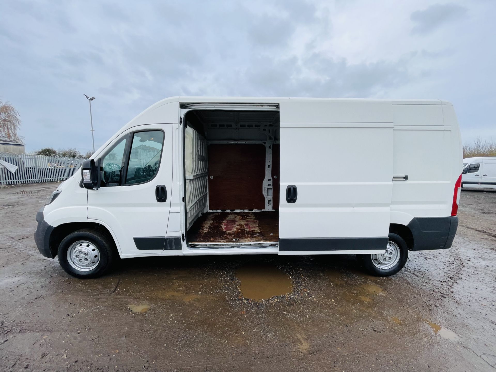 ** ON SALE ** Peugeot Boxer 2.0 Blue HDI 130 L3 H2 2017 '17 Reg' - Sat Nav - Air con - Euro 6 - - Image 15 of 24