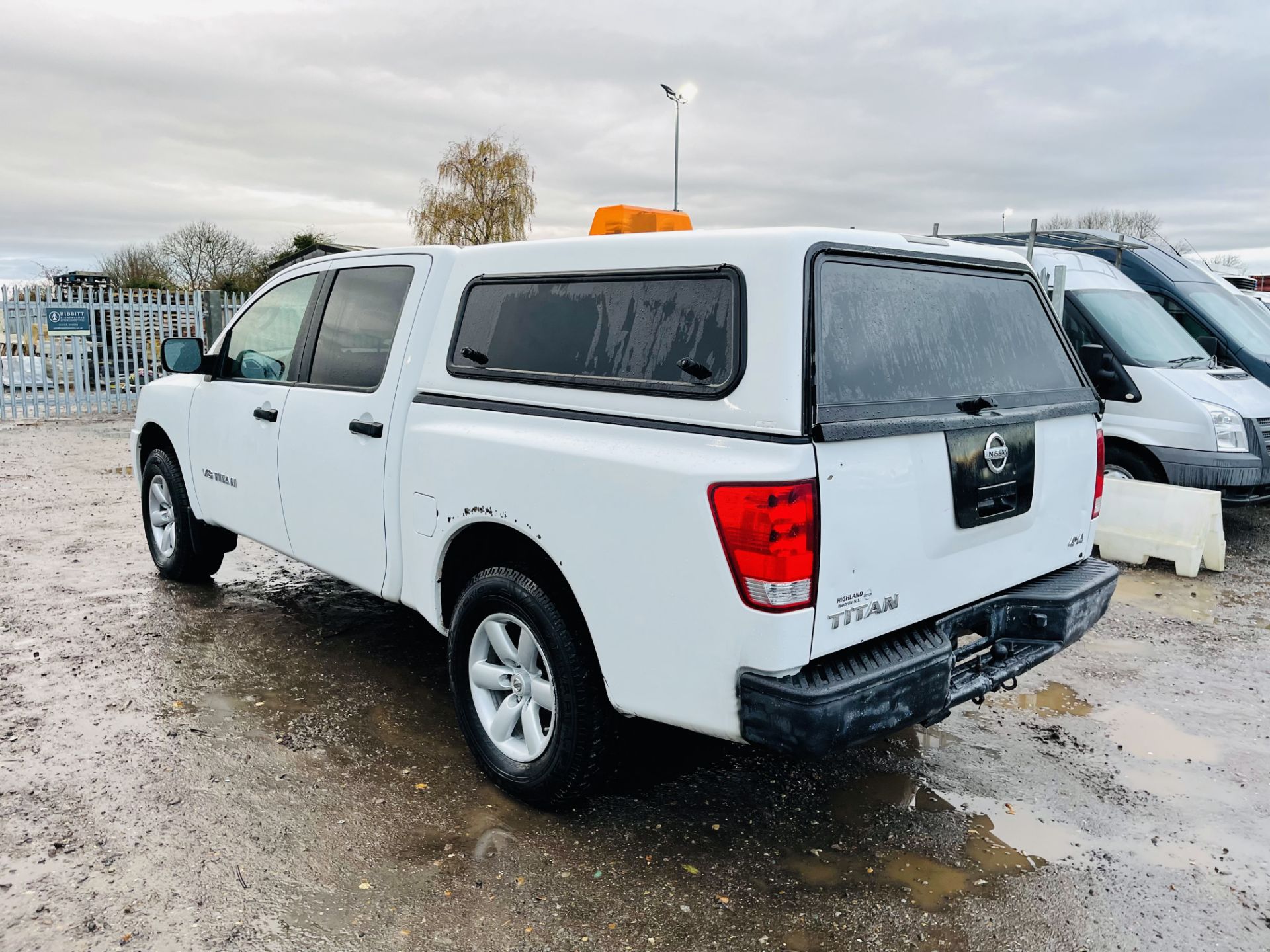 Nissan Titan 5.6L V8 Crew-Cab 4WD '2011 Year' - A/C - 6 Seats - Cruise Control - **ULTRA RARE** - Image 20 of 29